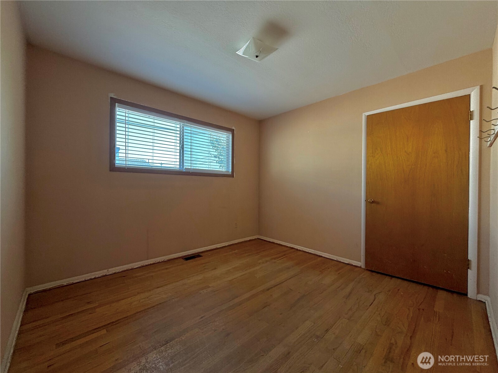 1241 S Skyline Drive Property Photo 14