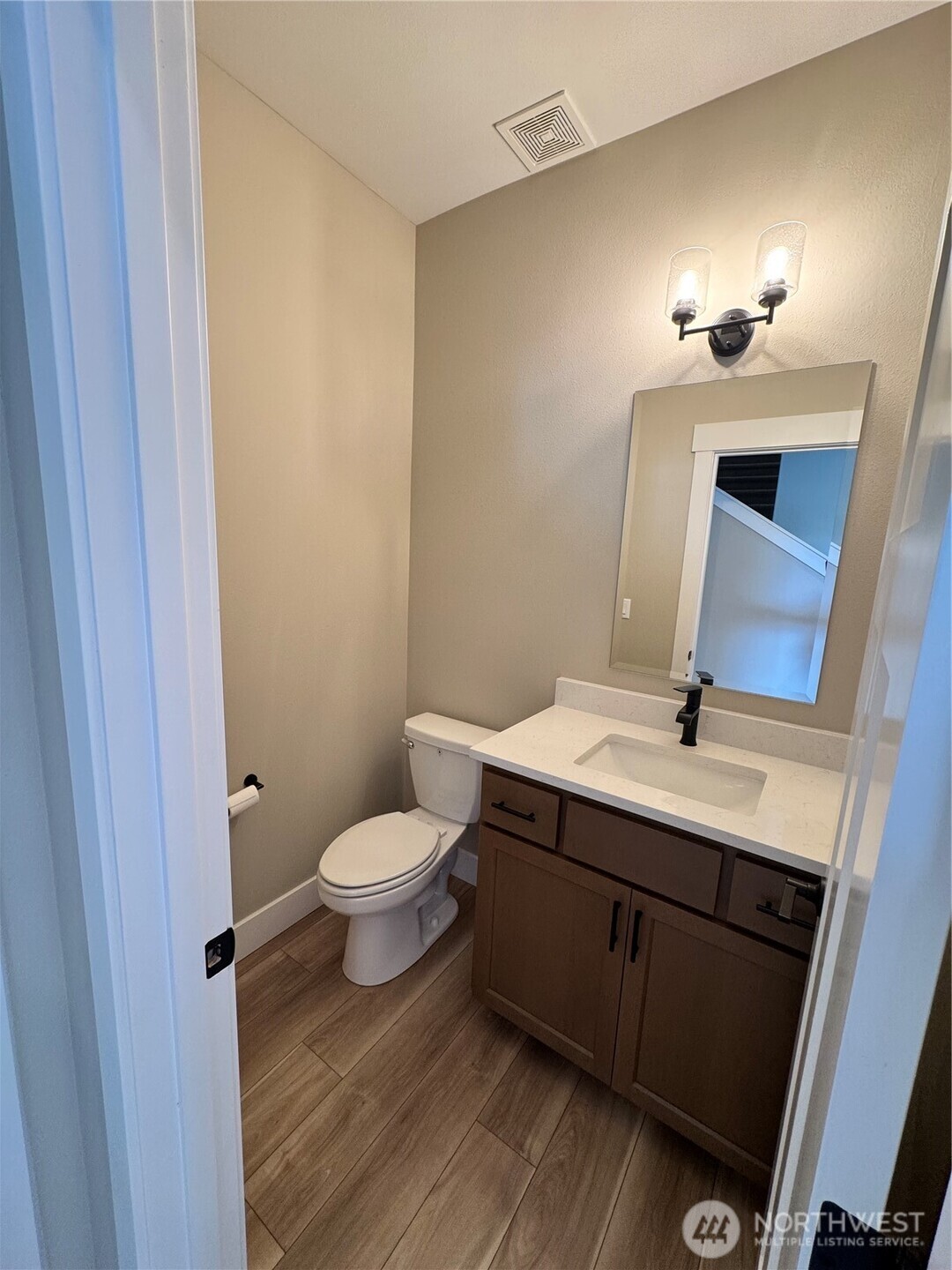 703 5th Street B Property Photo 9