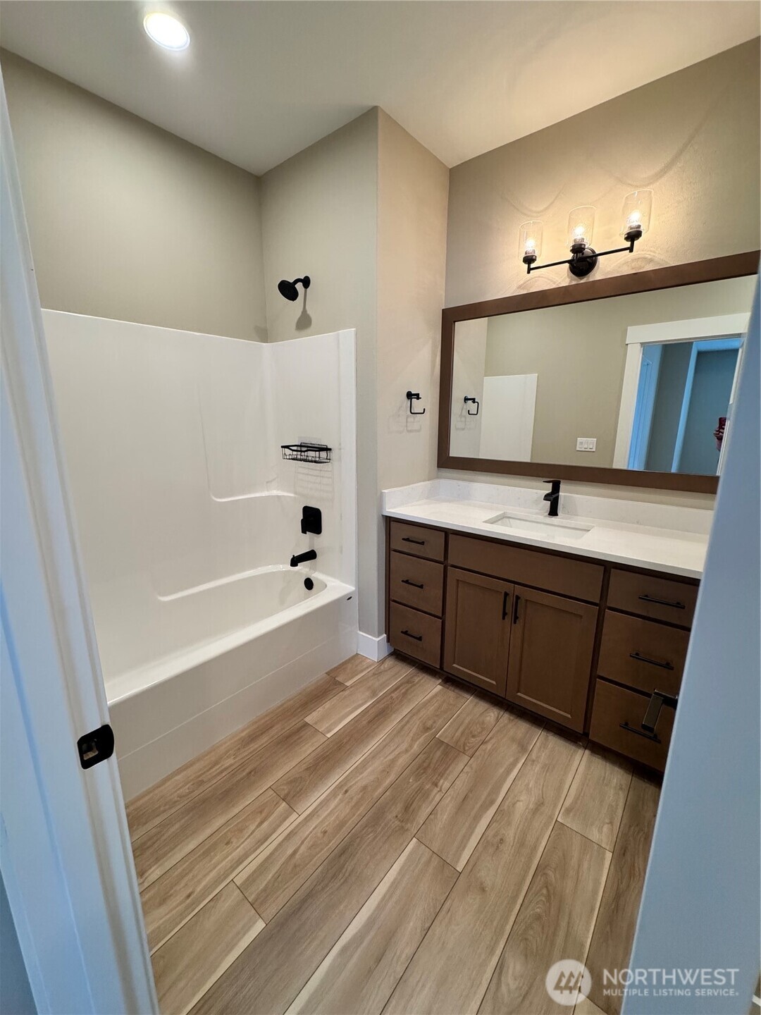 703 5th Street B Property Photo 12