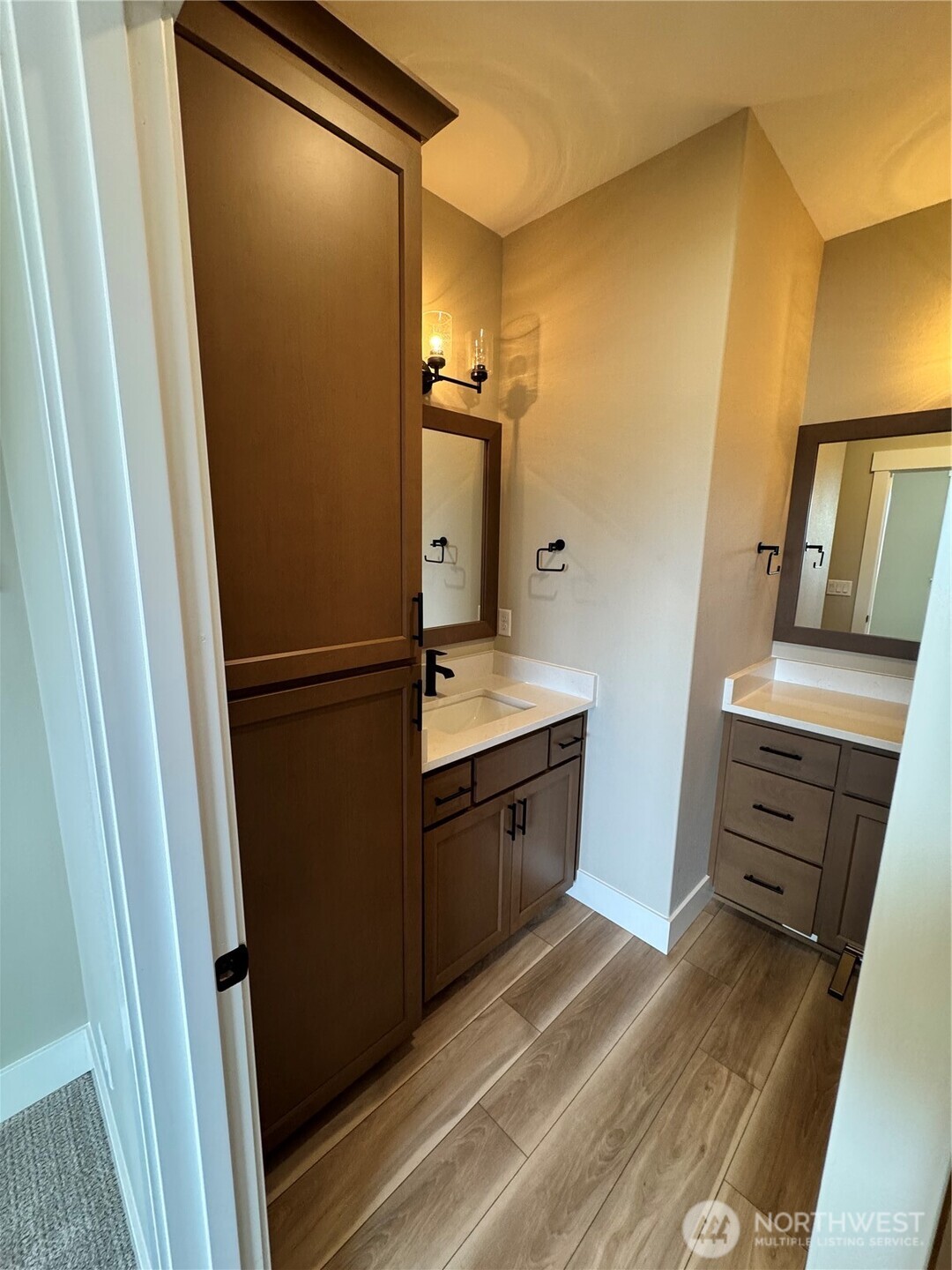 703 5th Street B Property Photo 15