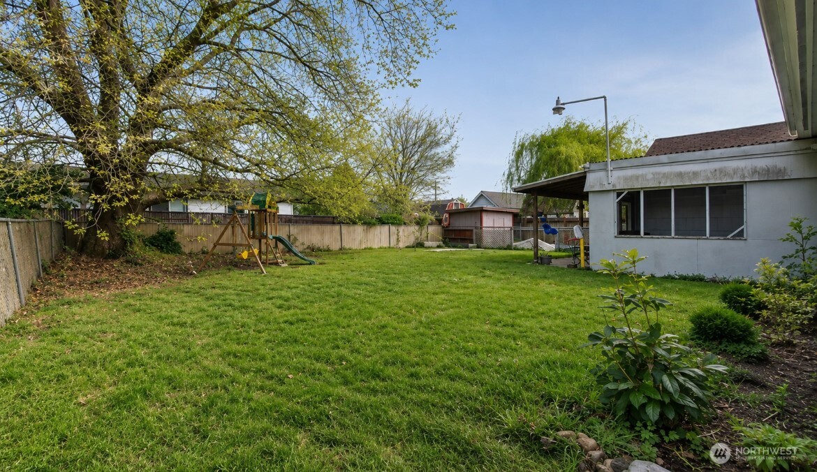 1317 47th Avenue Property Photo 20