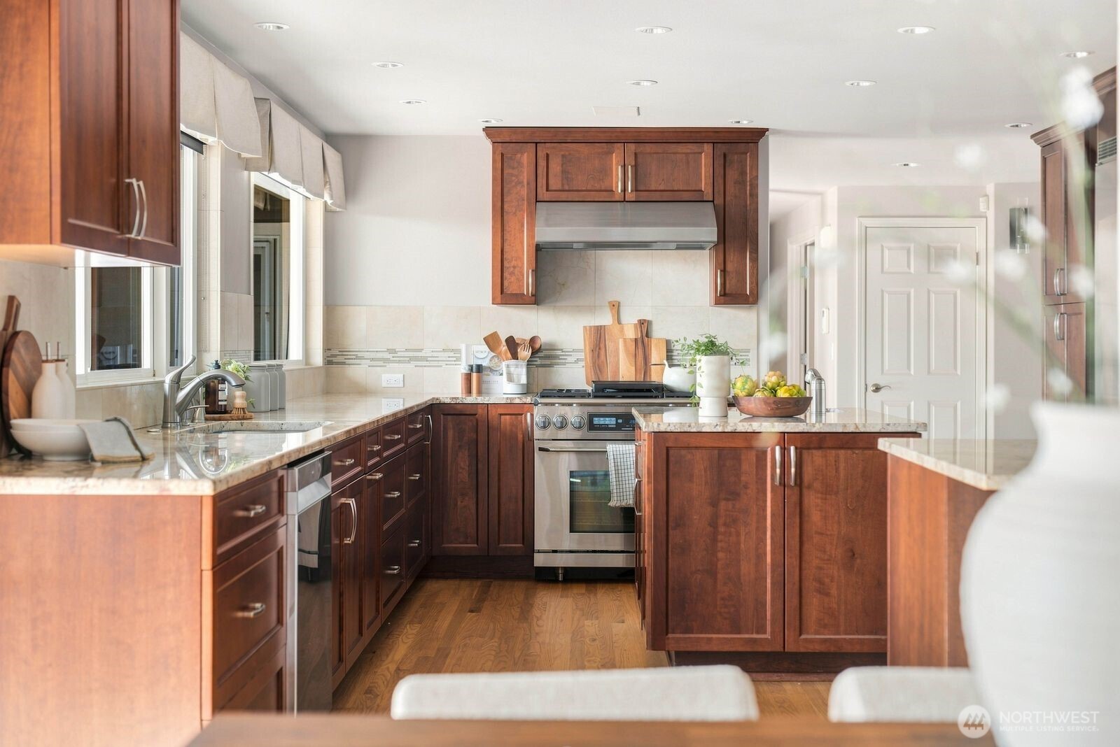15525 62nd Place Property Photo 14