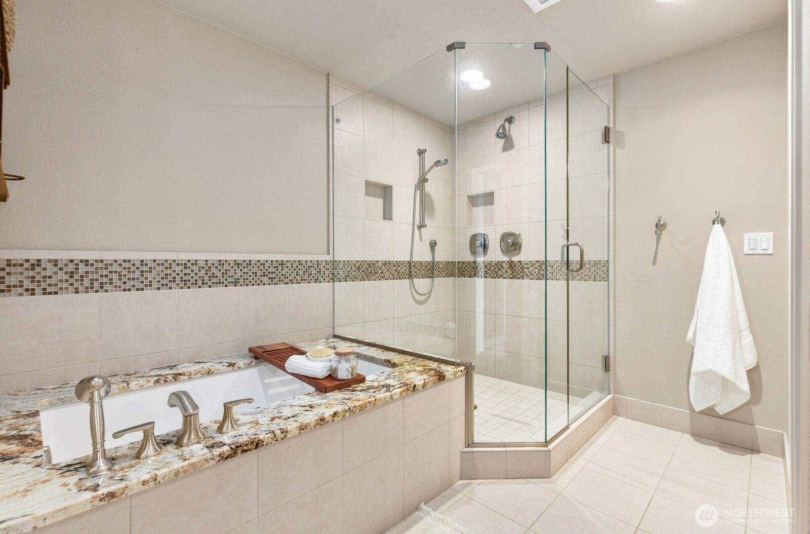 15525 62nd Place Property Photo 30
