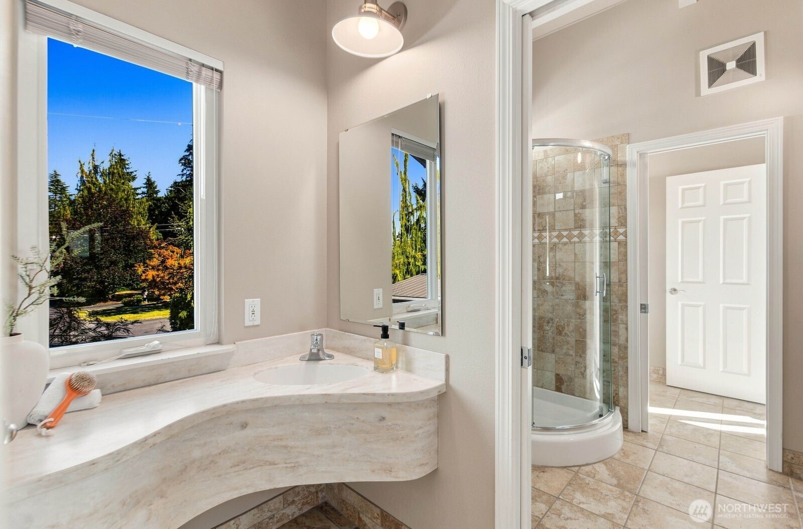 15525 62nd Place Property Photo 36