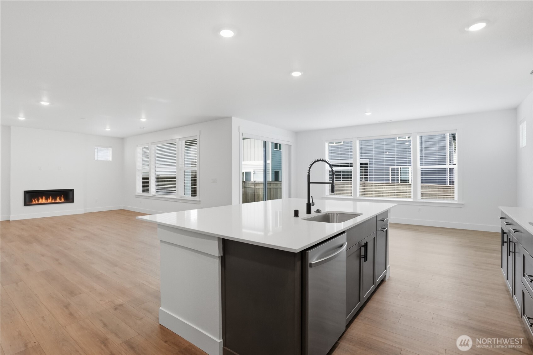 22826 Se Shore Street Property Photo 6