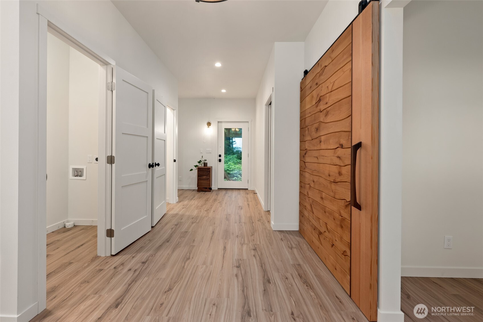 1580 West Beach Road Property Photo 4