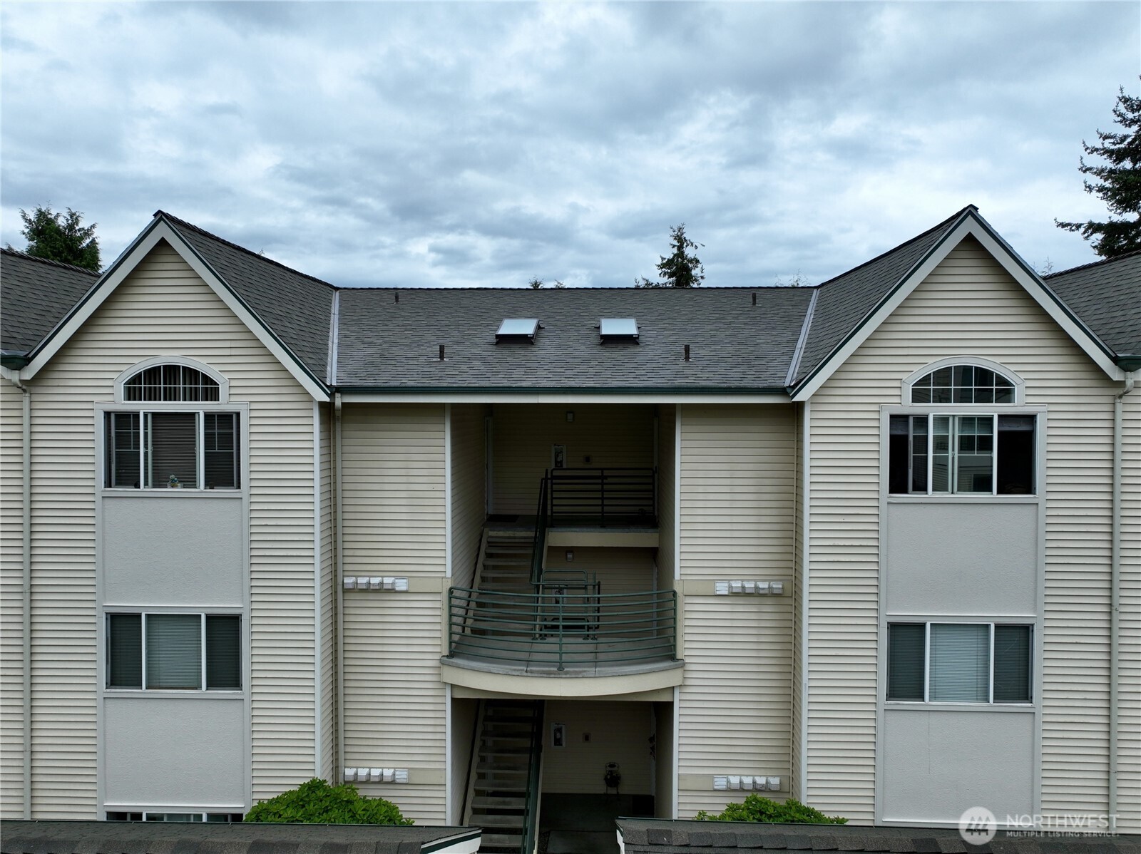 440 Maple Avenue B303 Property Photo 2