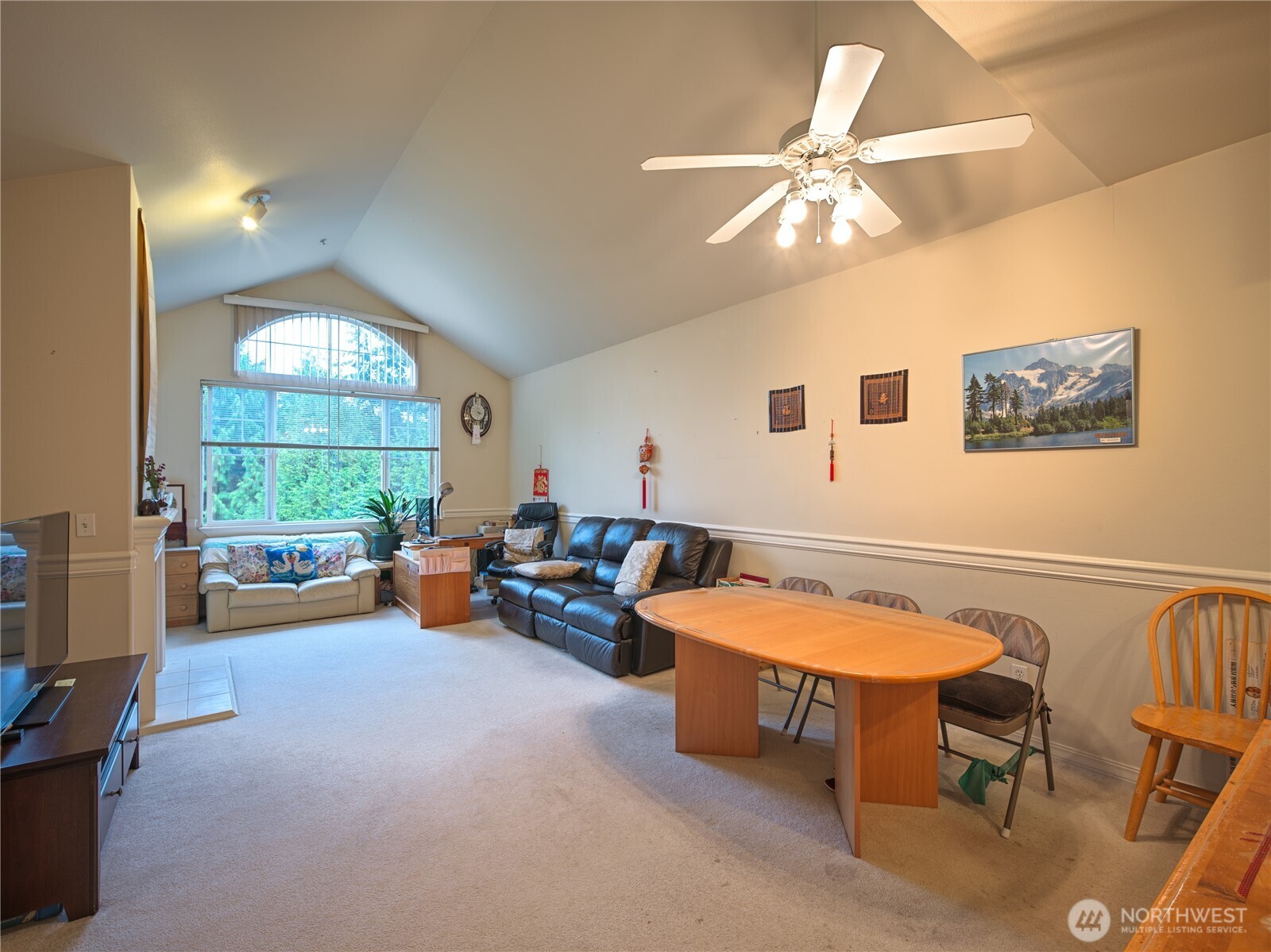 440 Maple Avenue B303 Property Photo 4