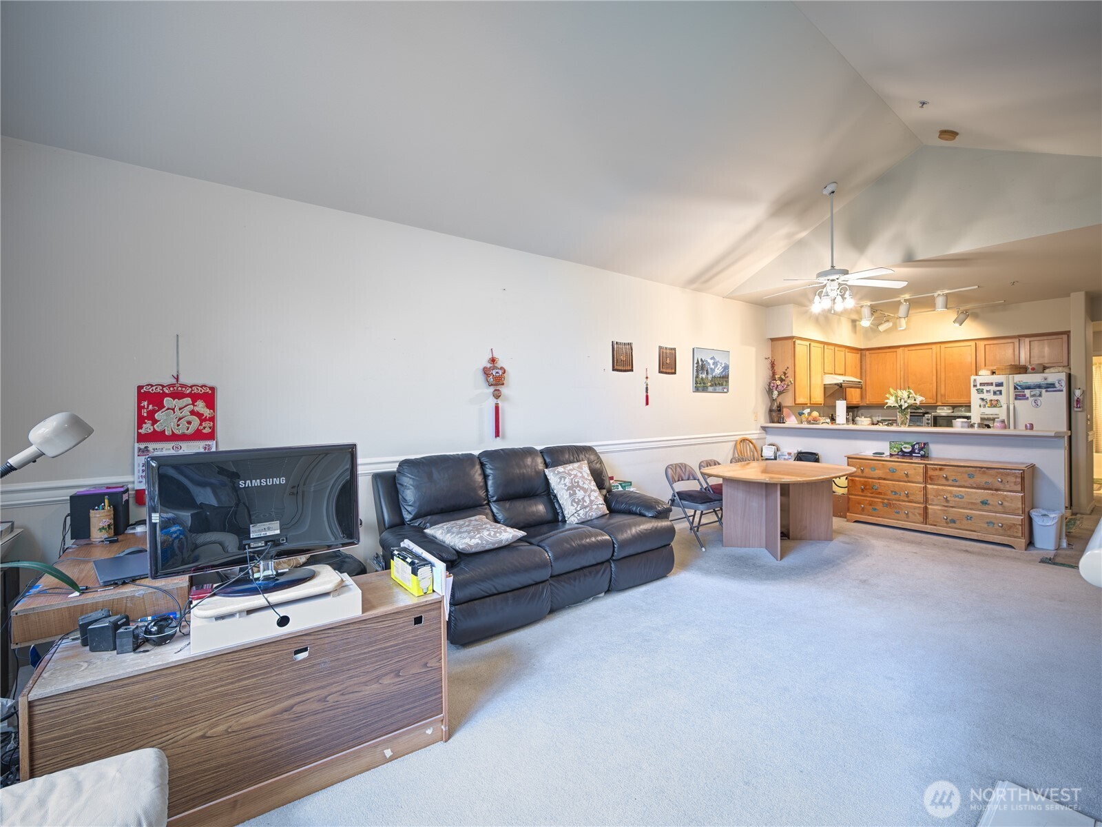 440 Maple Avenue B303 Property Photo 8