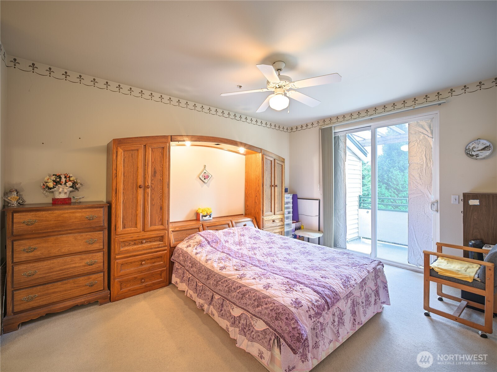 440 Maple Avenue B303 Property Photo 14