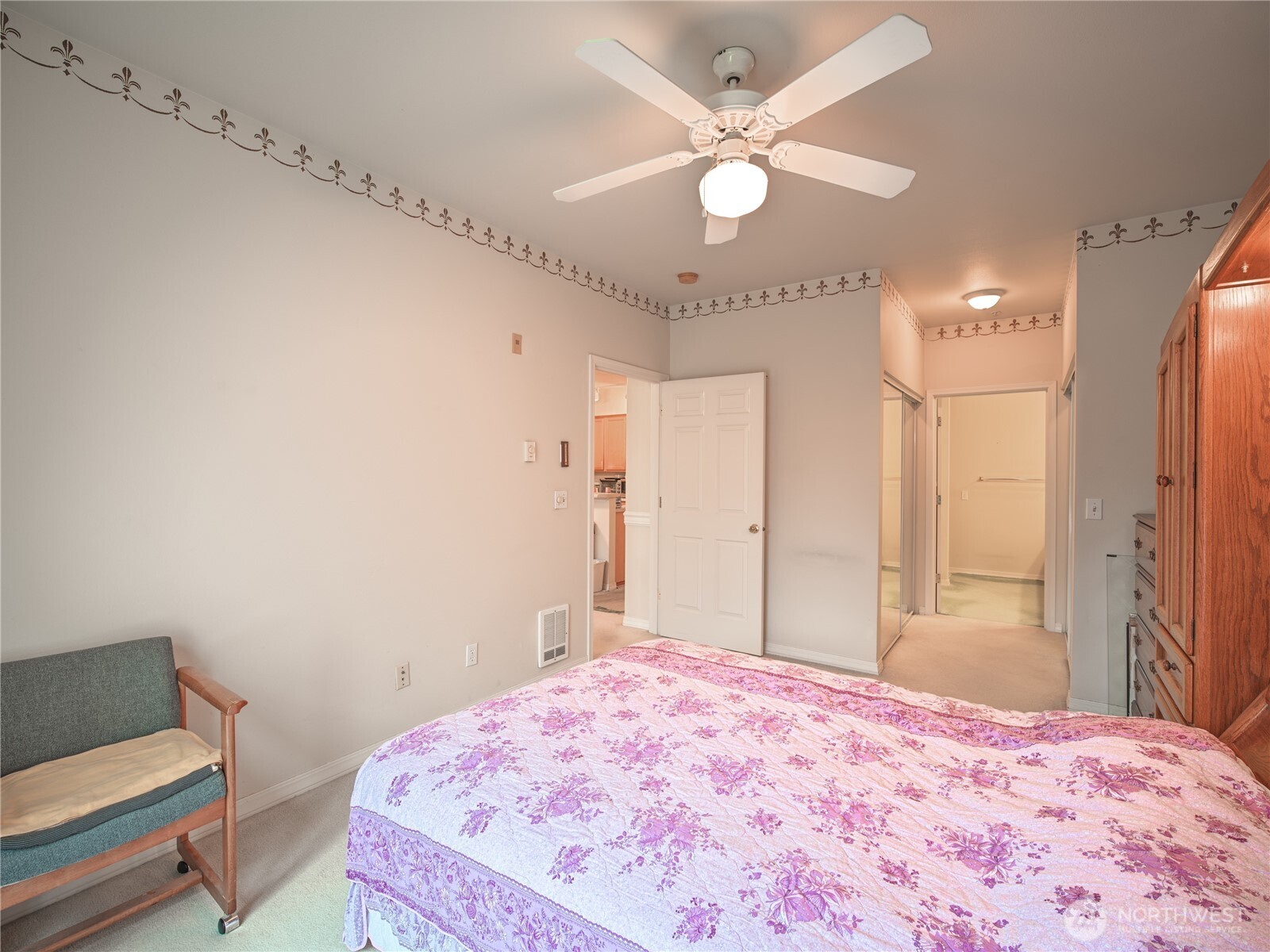440 Maple Avenue B303 Property Photo 15