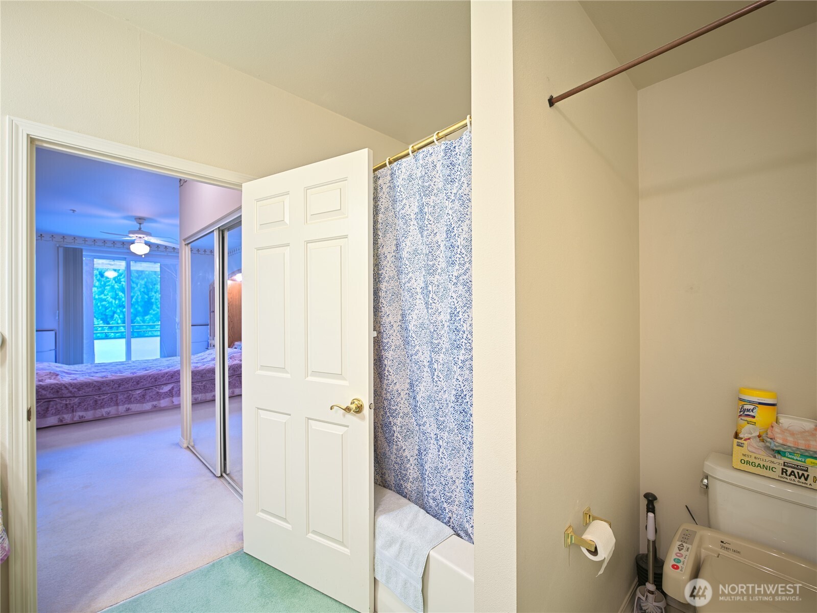 440 Maple Avenue B303 Property Photo 16