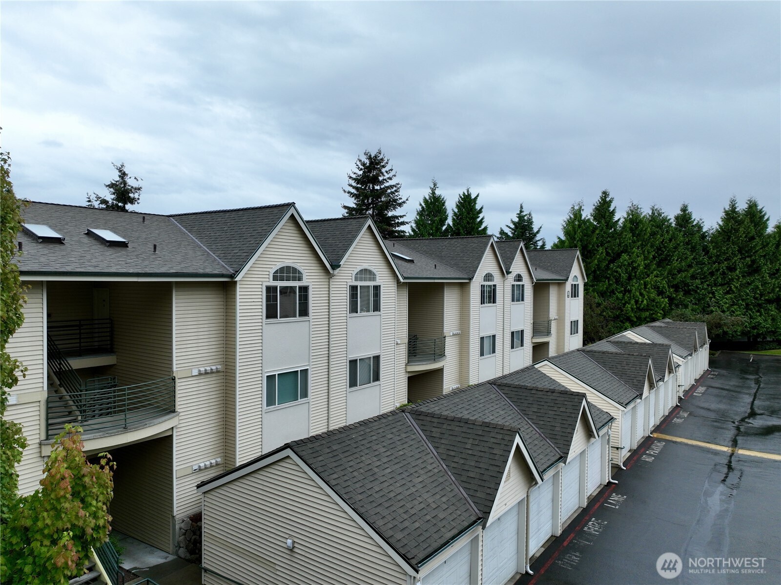 440 Maple Avenue B303 Property Photo 18
