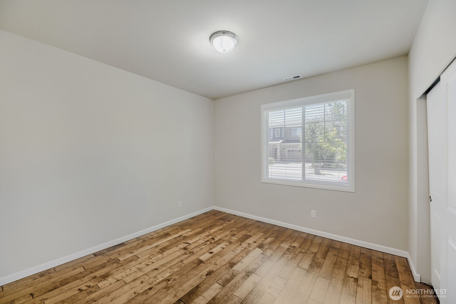 18623 39th Drive Property Photo 5