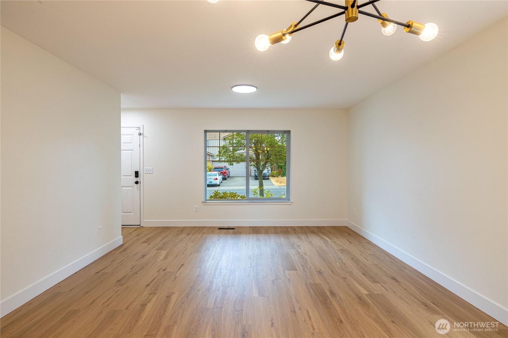18306 71st Avenue Property Photo 6
