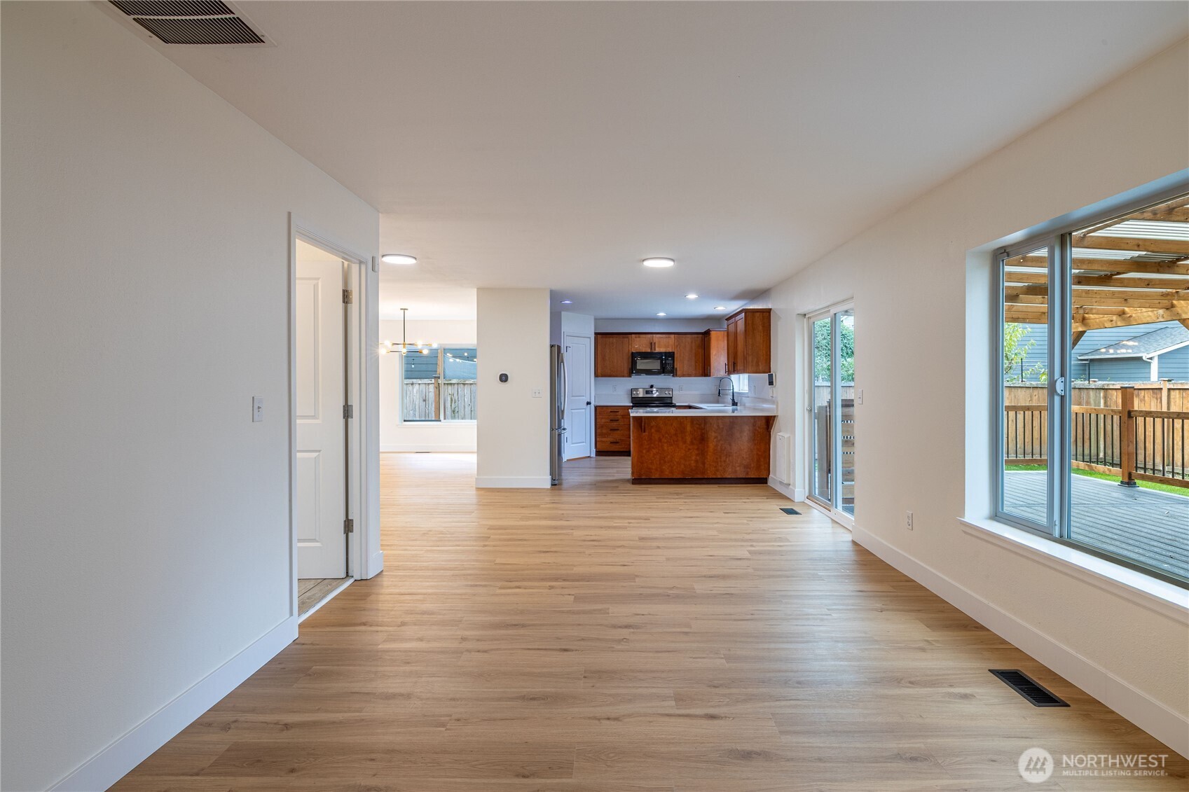18306 71st Avenue Property Photo 9