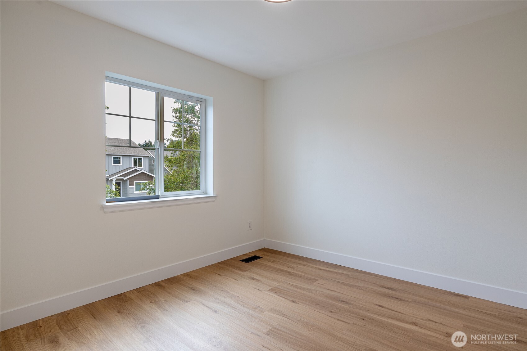 18306 71st Avenue Property Photo 17