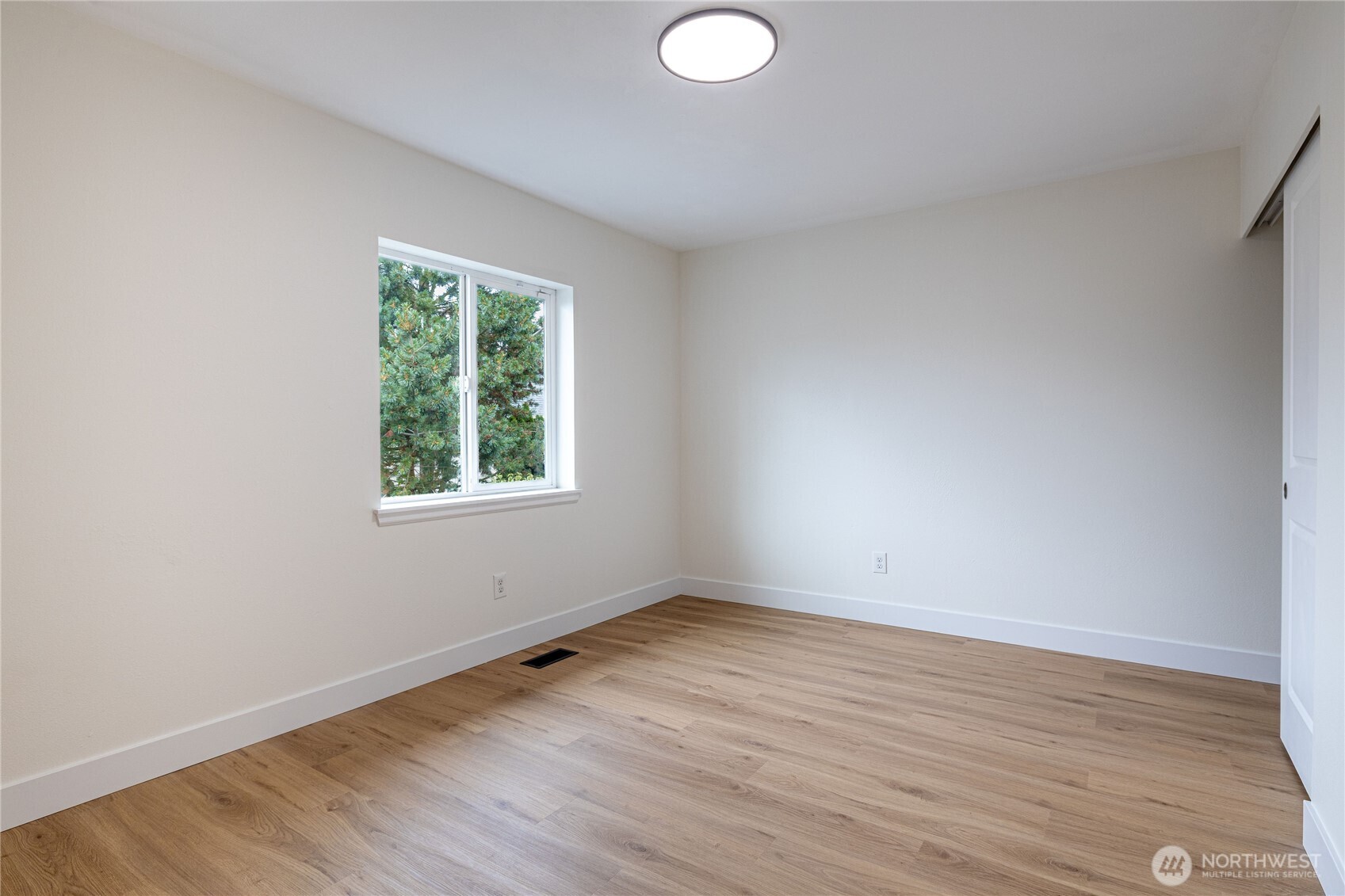 18306 71st Avenue Property Photo 23