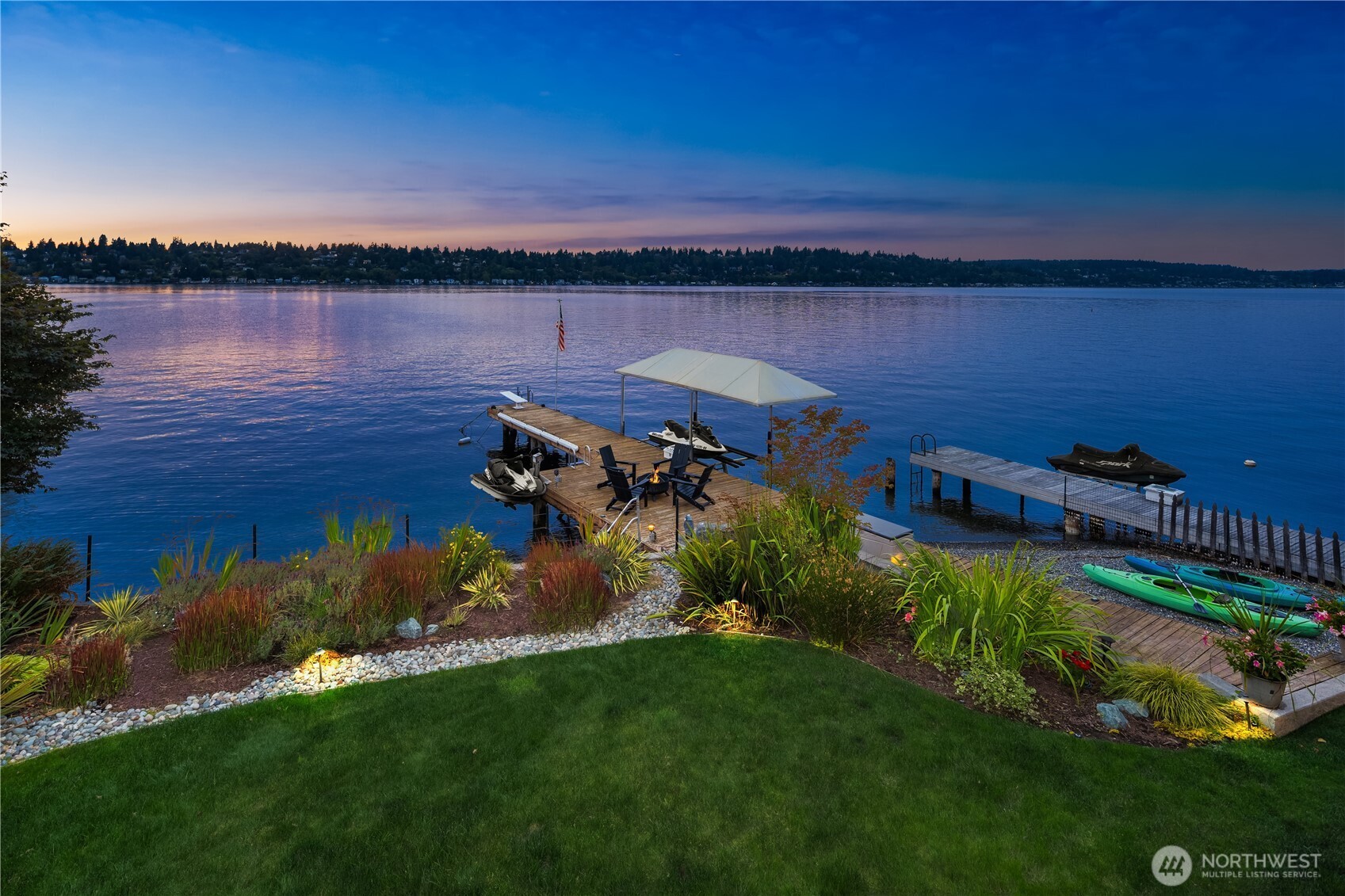 13031 Holmes Point Drive Property Photo 2