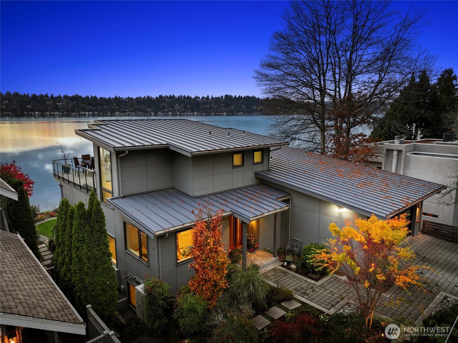 13031 Holmes Point Drive Property Photo 4