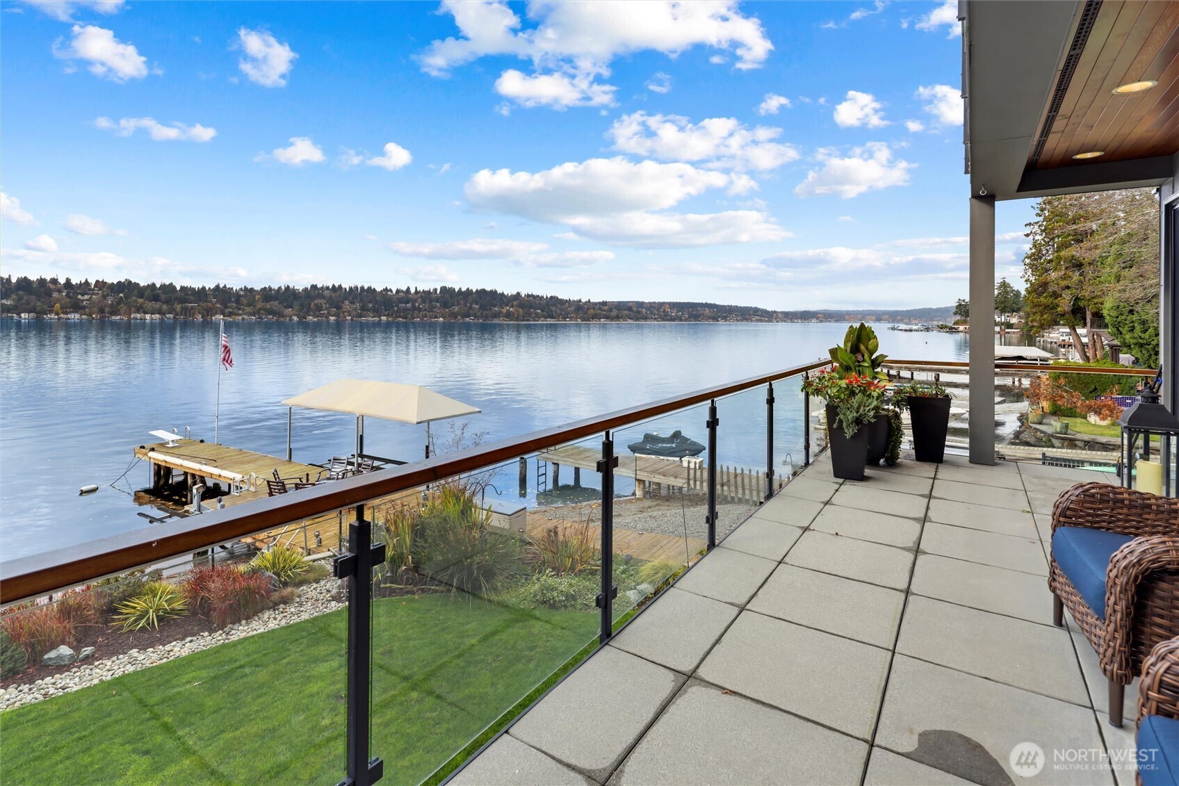 13031 Holmes Point Drive Property Photo 7