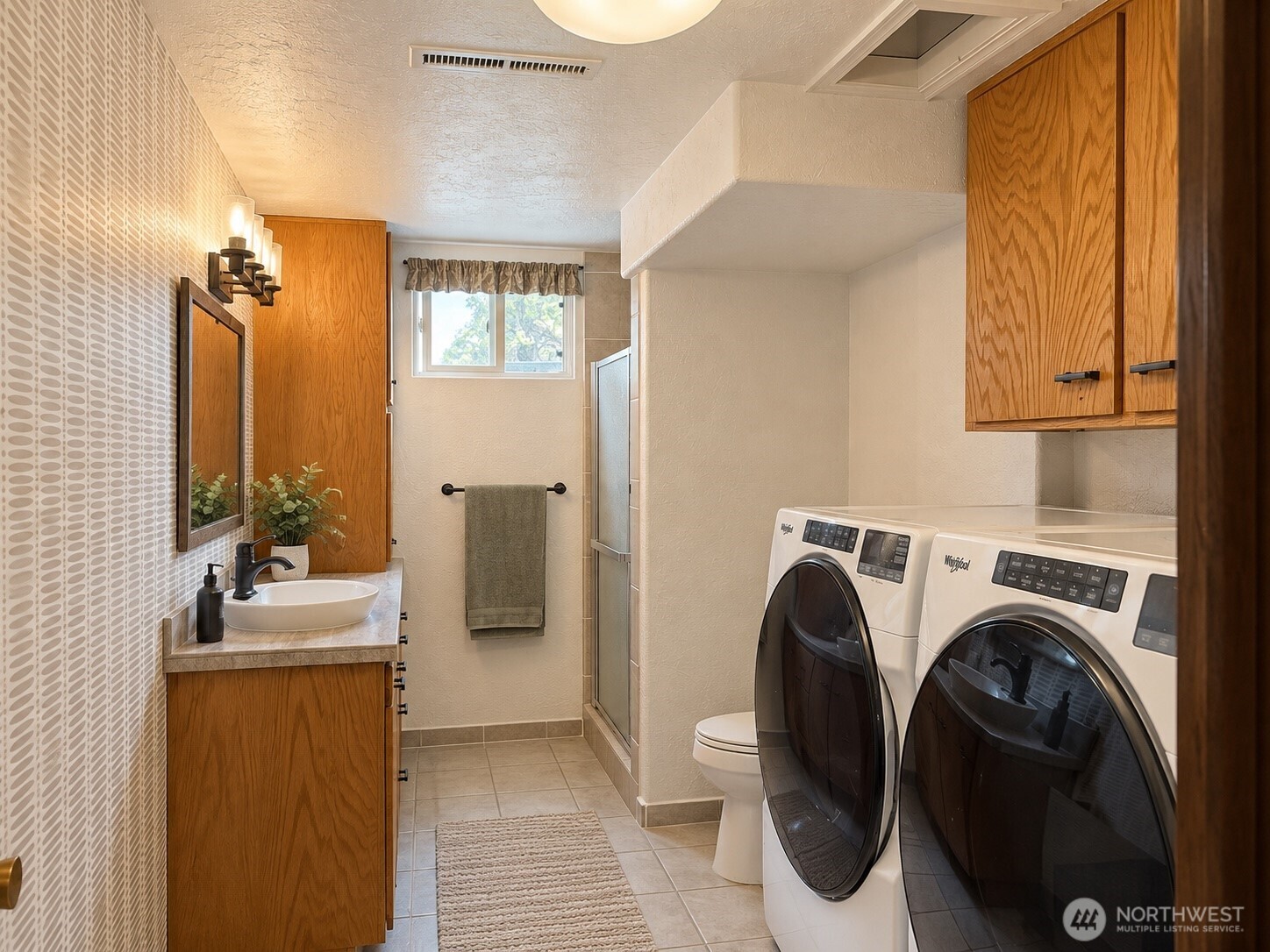 808 E Oak Street Property Photo 24