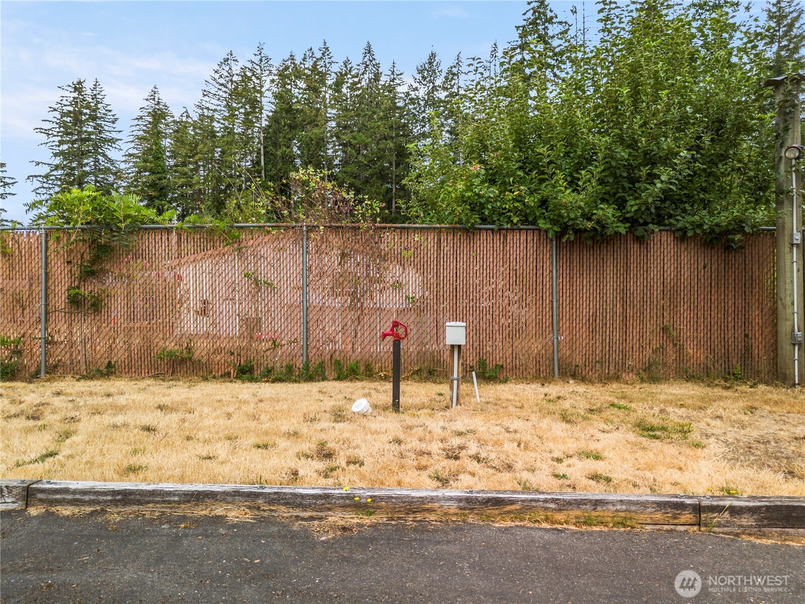 570 E Budd Drive Property Photo 18