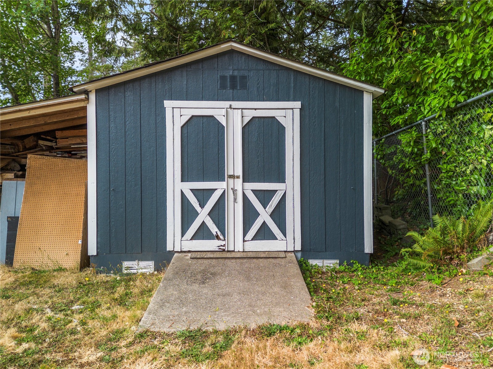 570 E Budd Drive Property Photo 22
