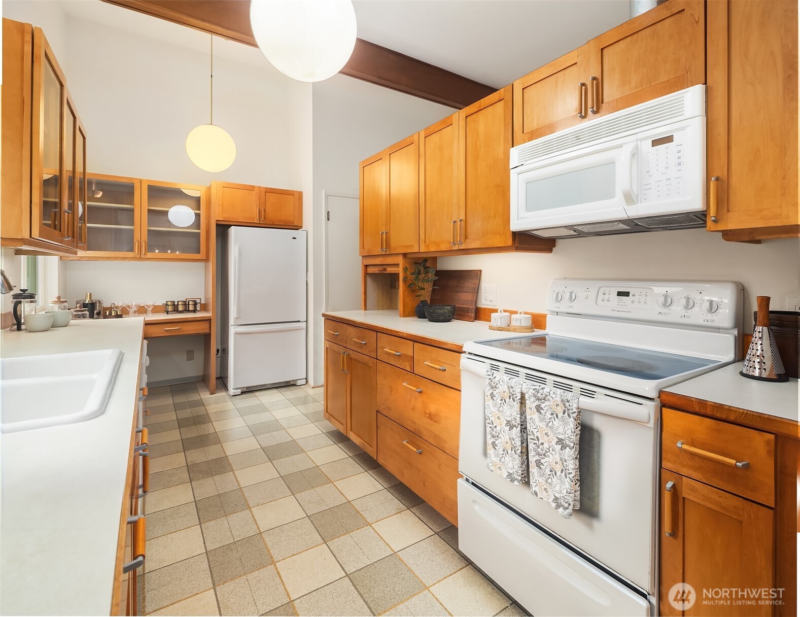8124 213th Street Property Photo 10