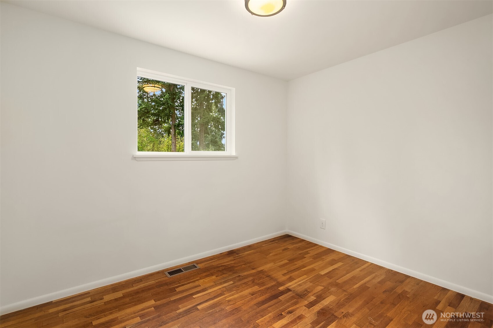 8124 213th Street Property Photo 17