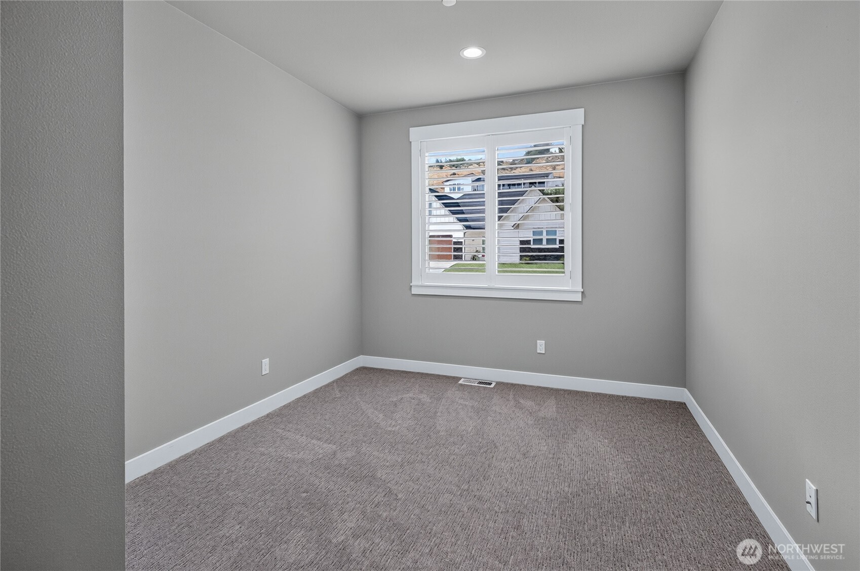1009 Mountain Springs Drive Property Photo 24