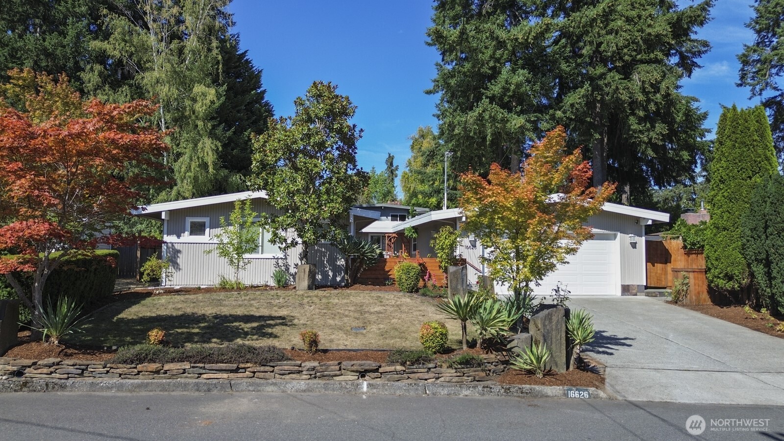 16626 SE 9th Street Property Photo 1