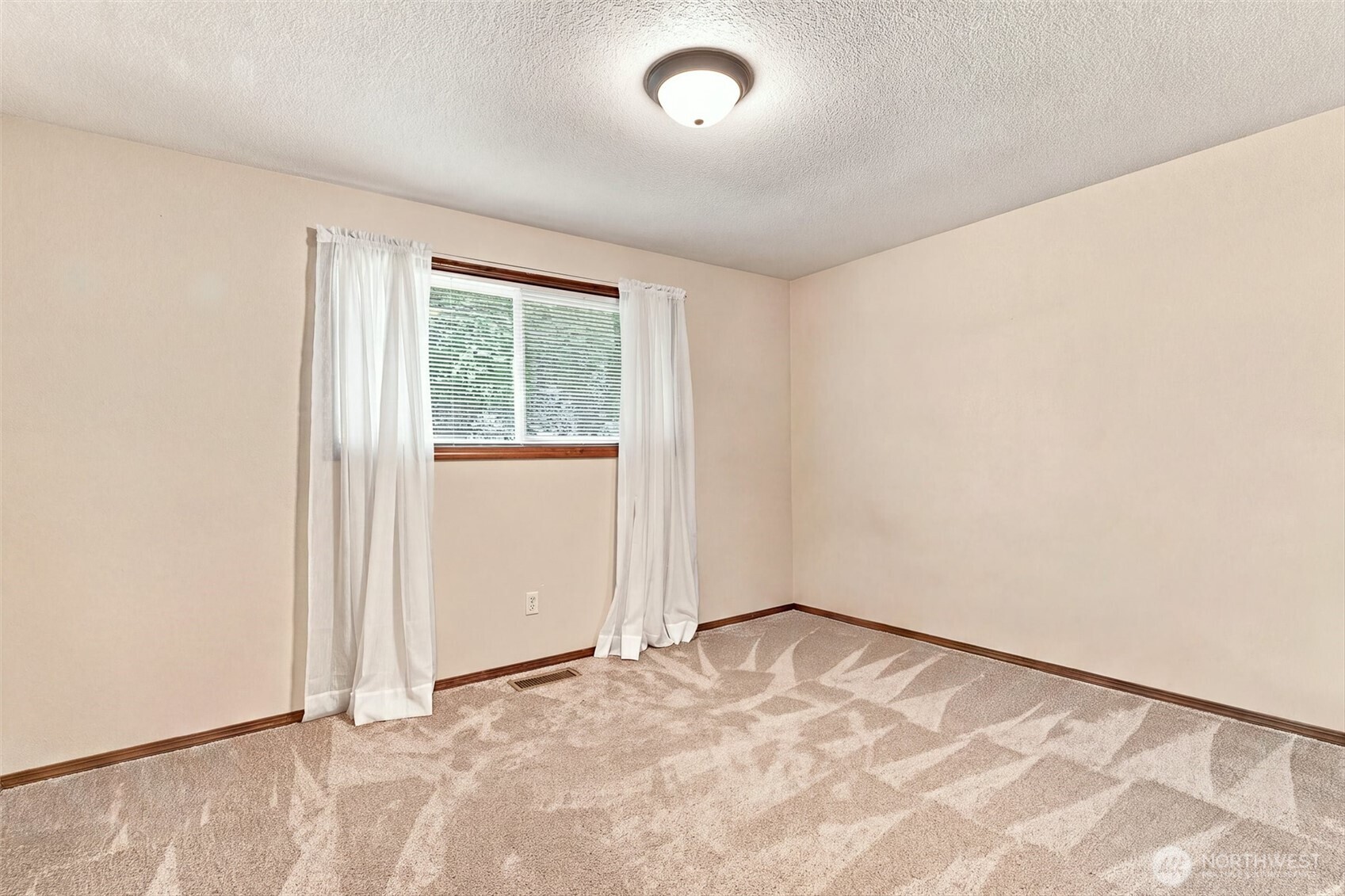 5619 Ne 68th Ave Property Photo 14