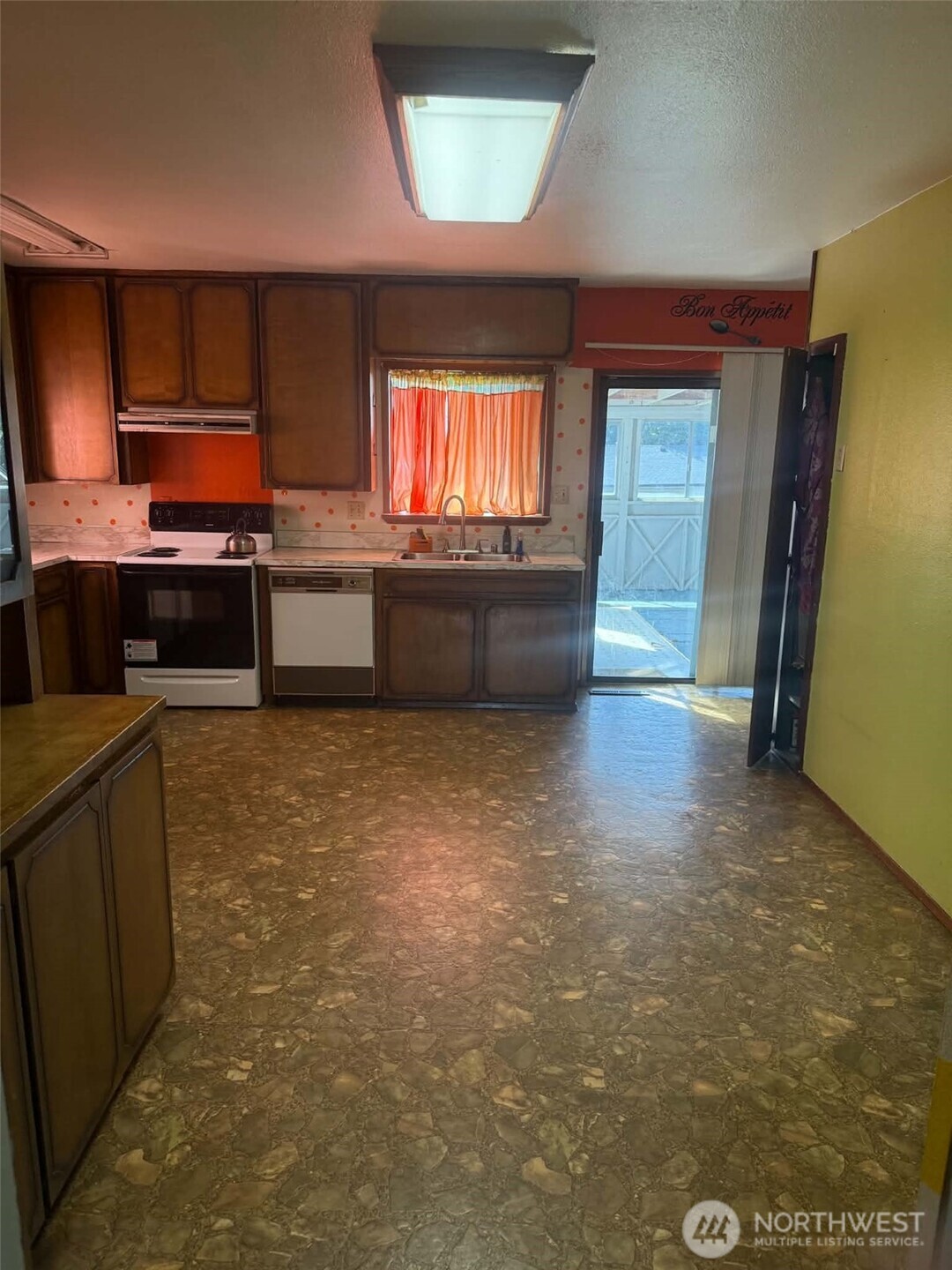 1936 S M Street Property Photo 16