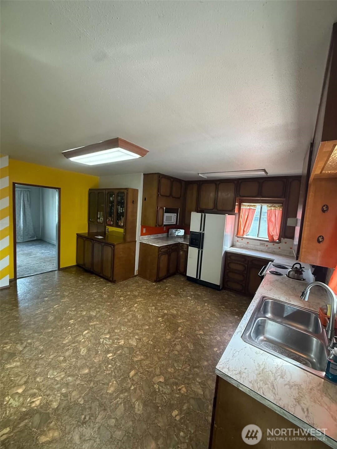 1936 S M Street Property Photo 17