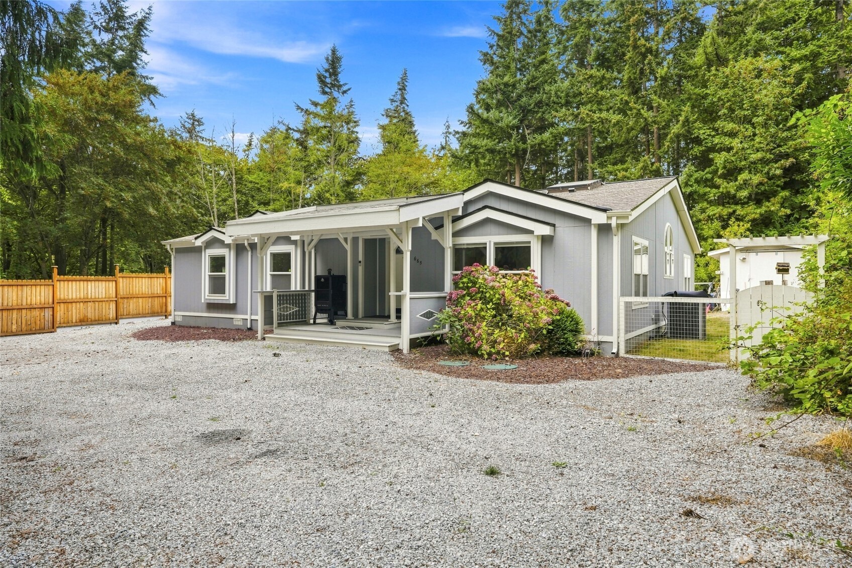 665 Awa Lane Property Photo 1