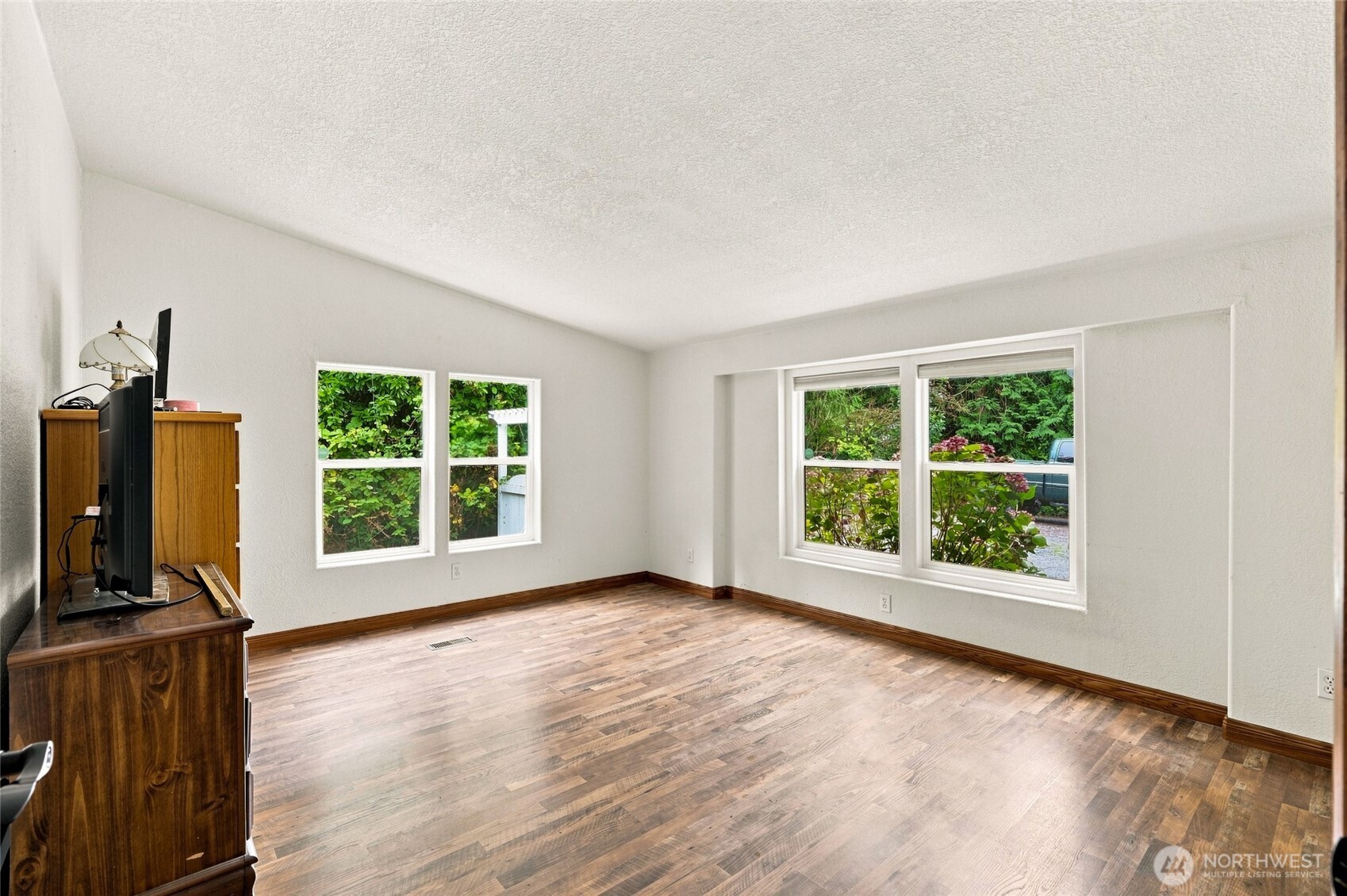 665 Awa Lane Property Photo 7
