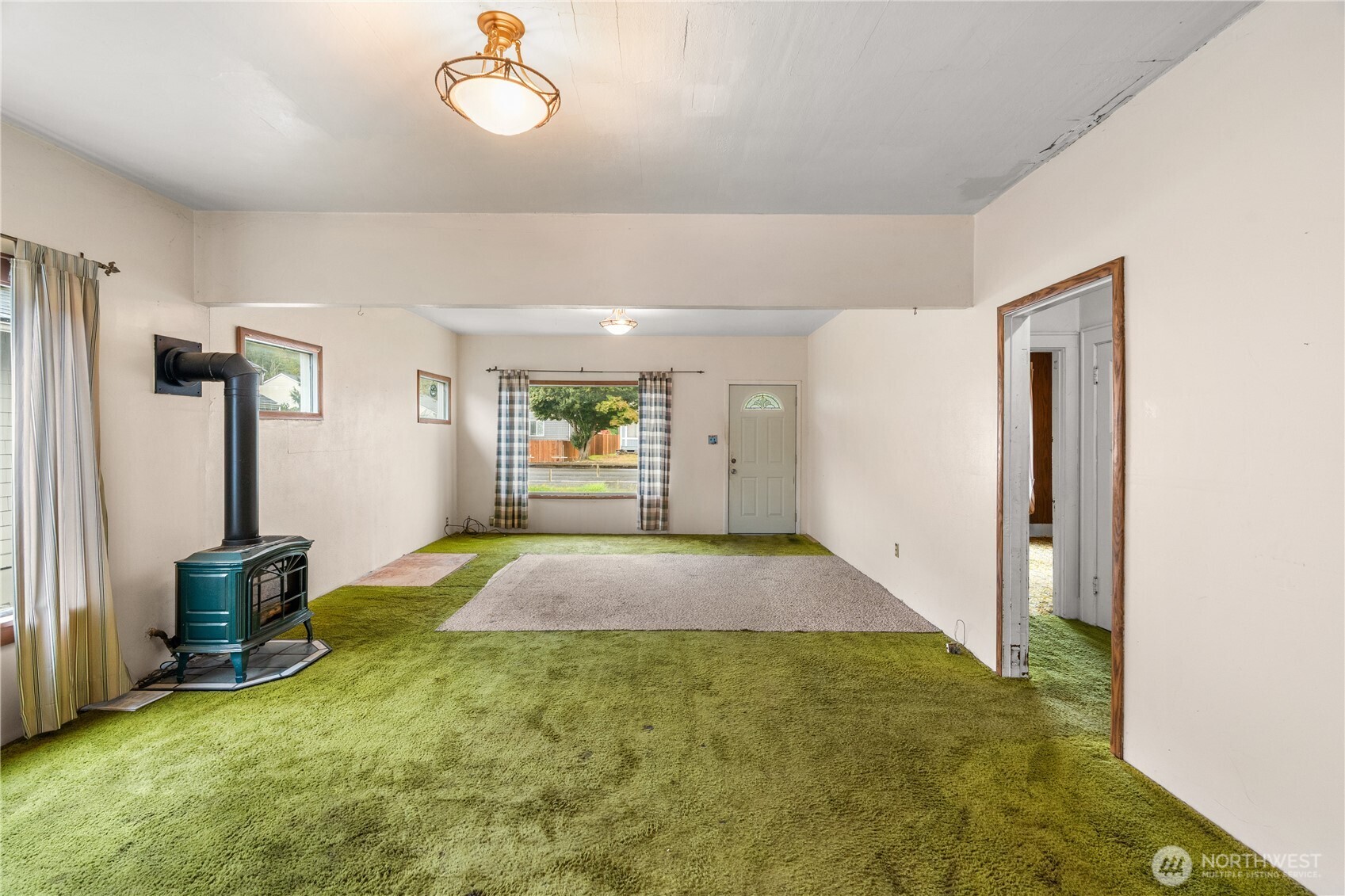 1124 Lincoln Street Property Photo 4