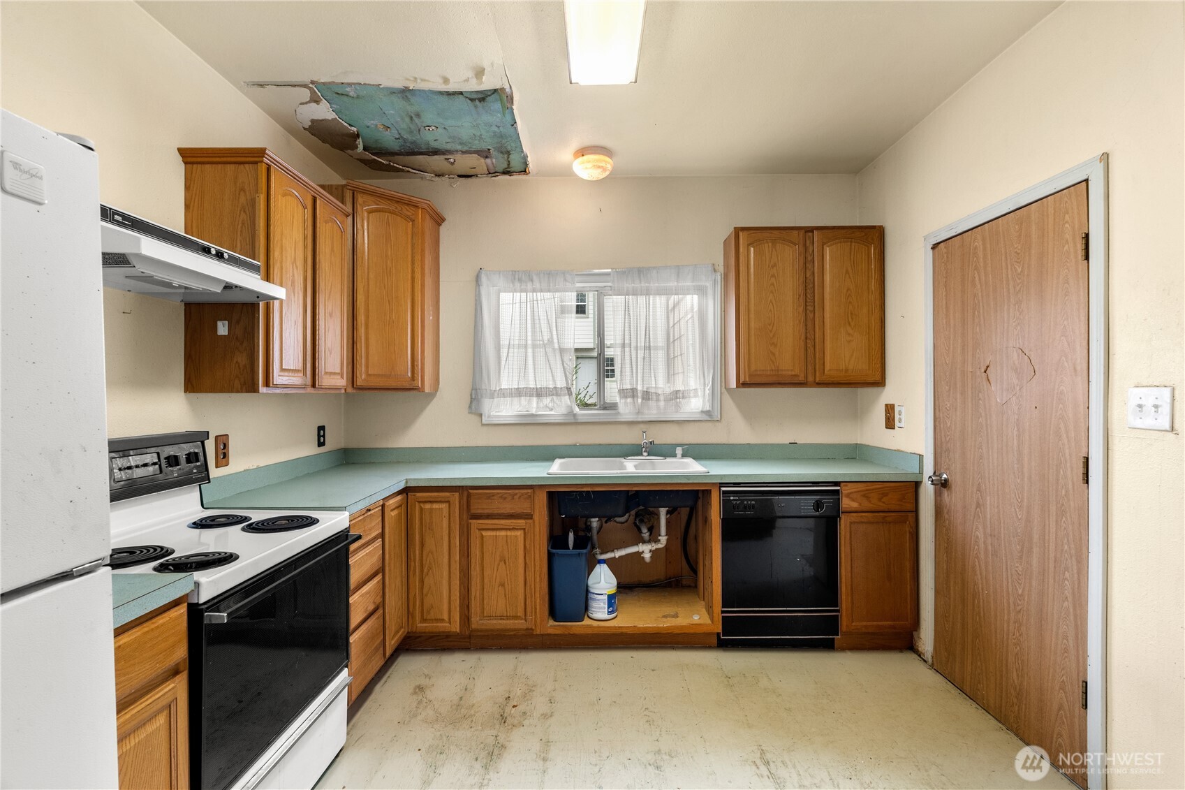 1124 Lincoln Street Property Photo 5
