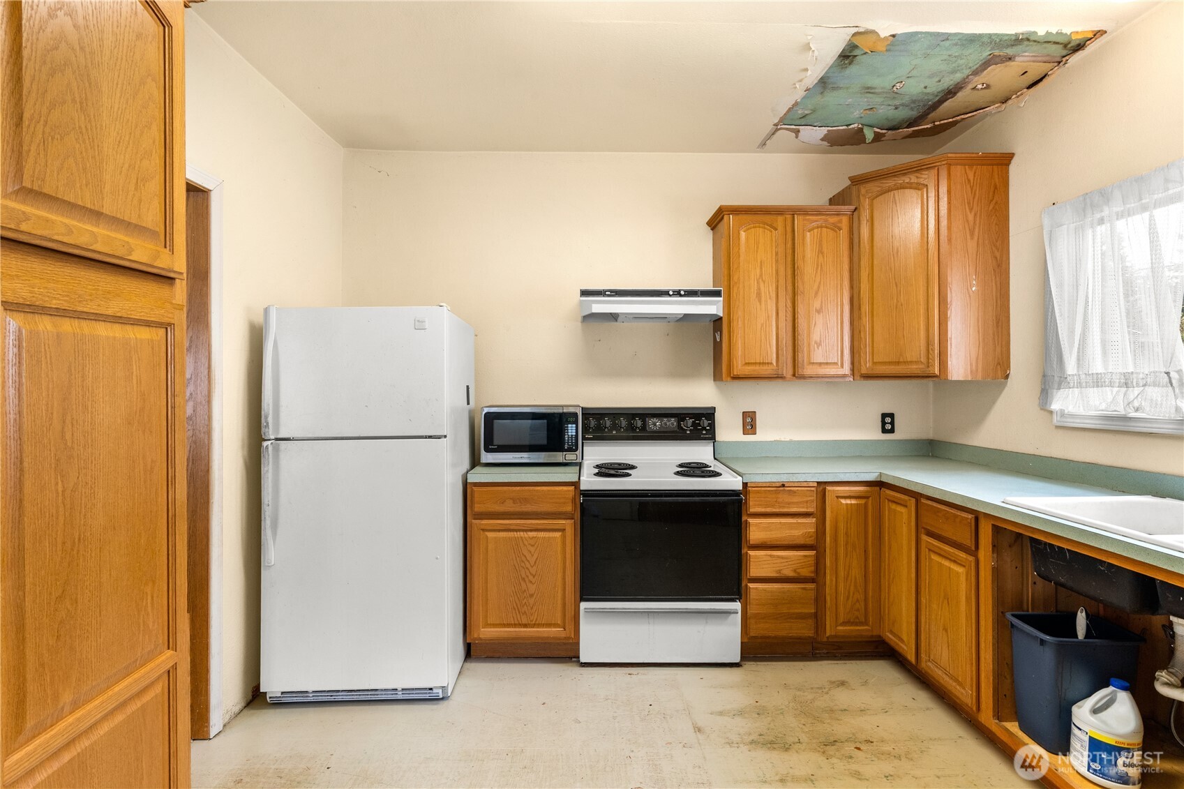 1124 Lincoln Street Property Photo 6
