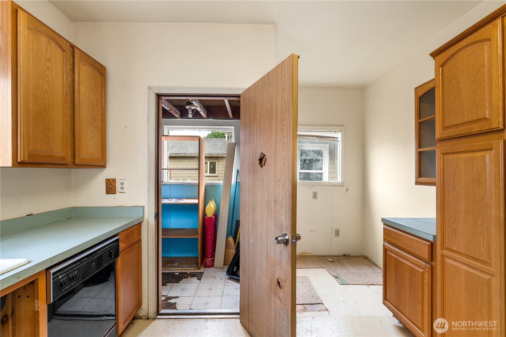 1124 Lincoln Street Property Photo 7