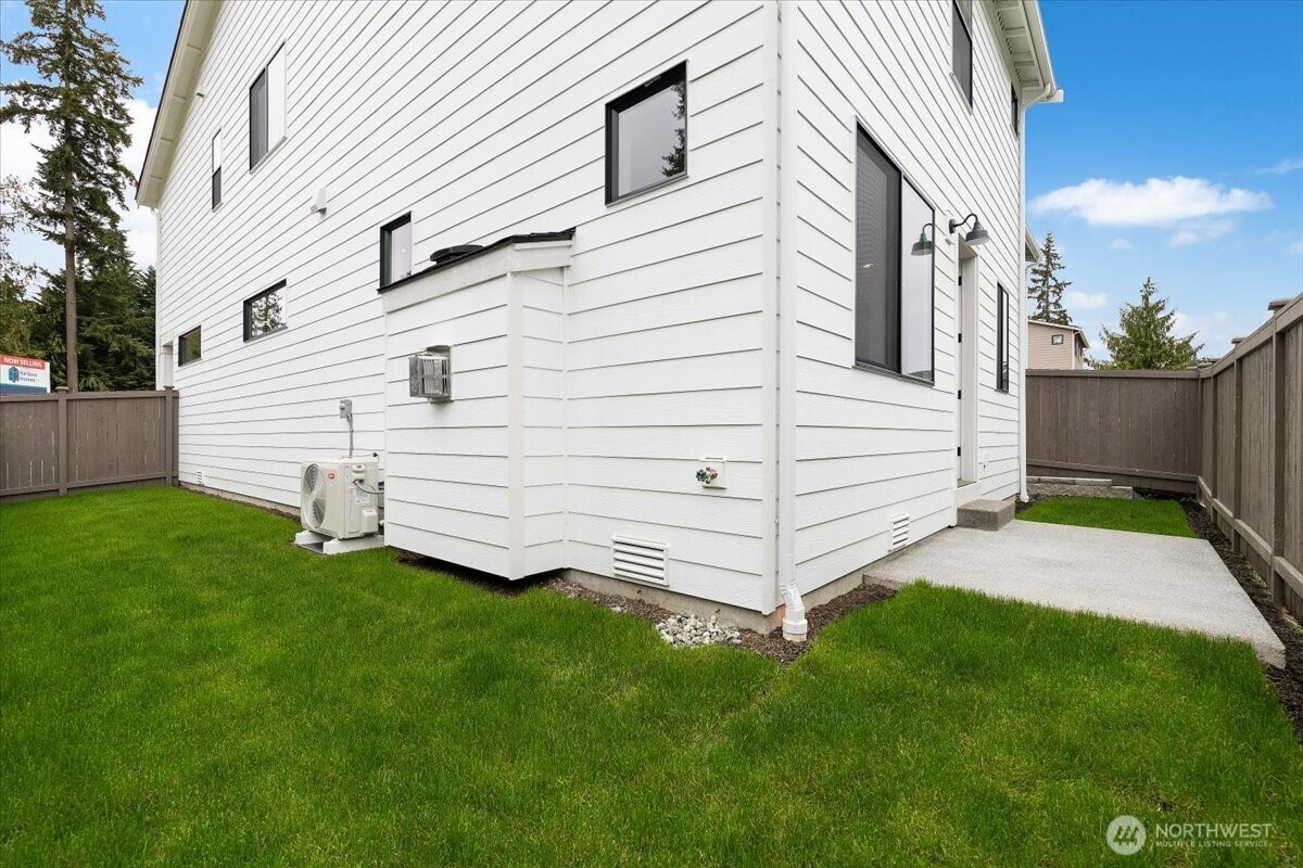 225 156th Place Mg 07 Property Photo 33
