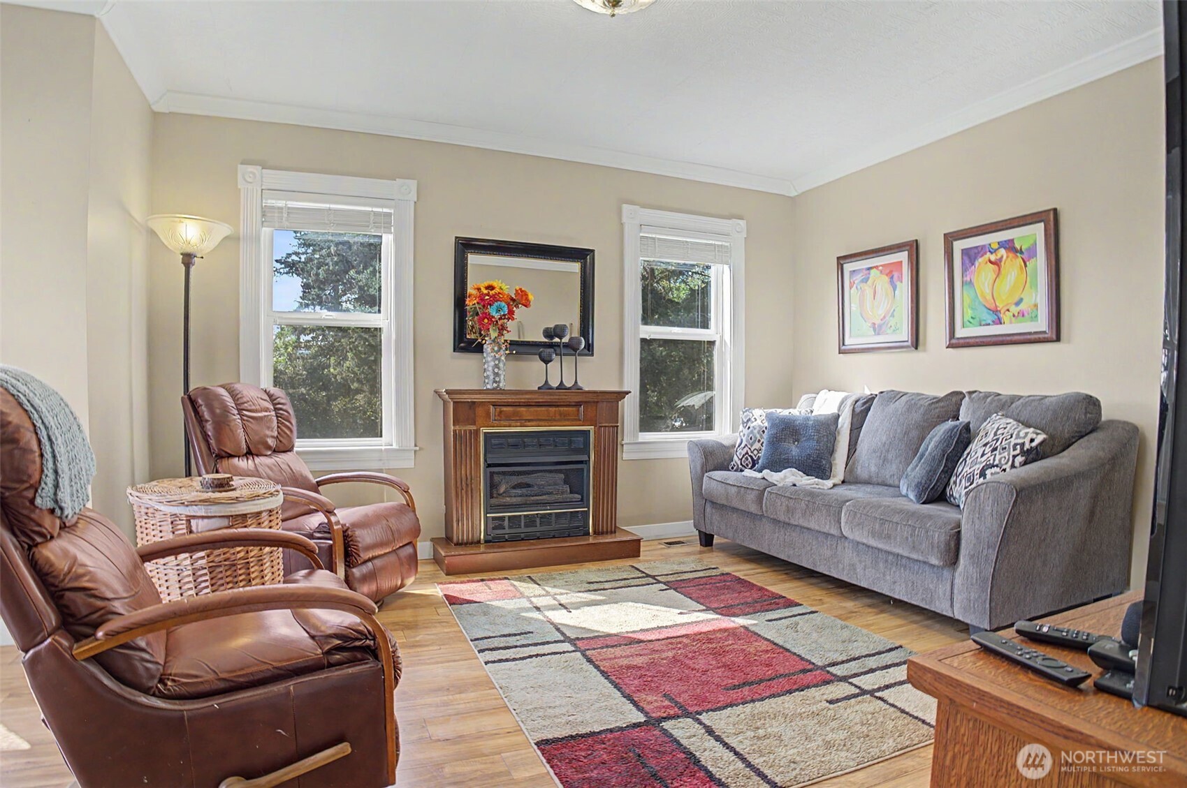 211 E Birch St Property Photo 6
