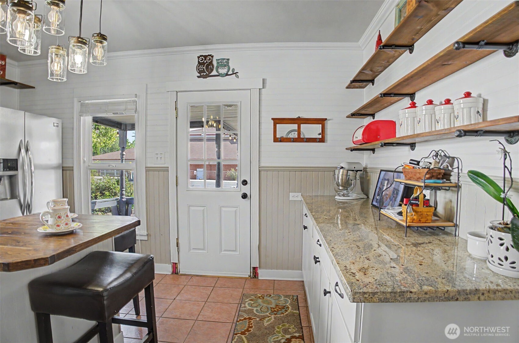 211 E Birch St Property Photo 11