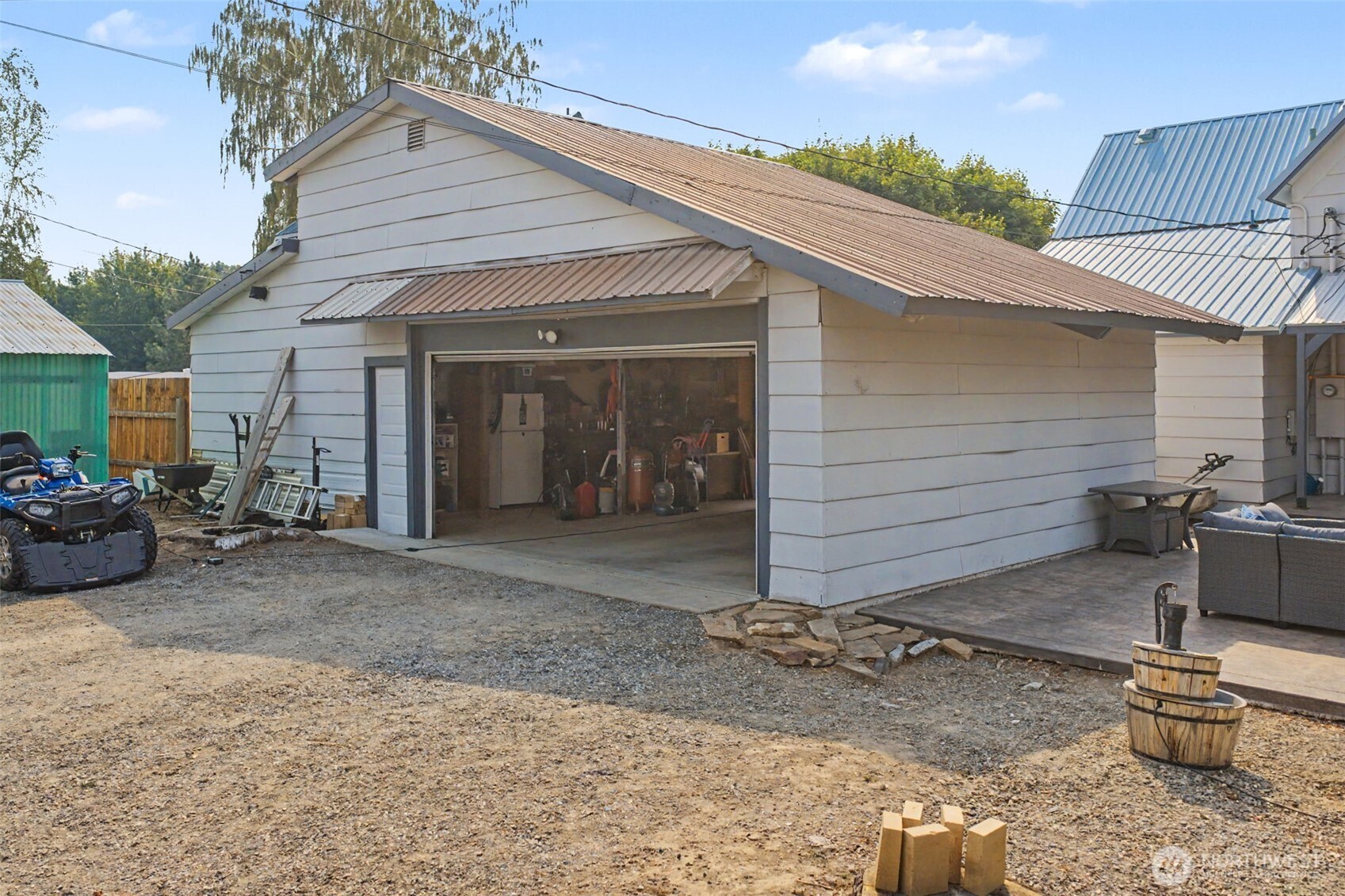 211 E Birch St Property Photo 21
