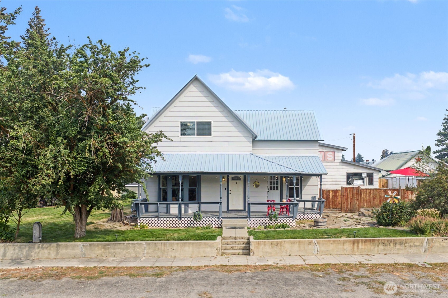 211 E Birch St Property Photo 30