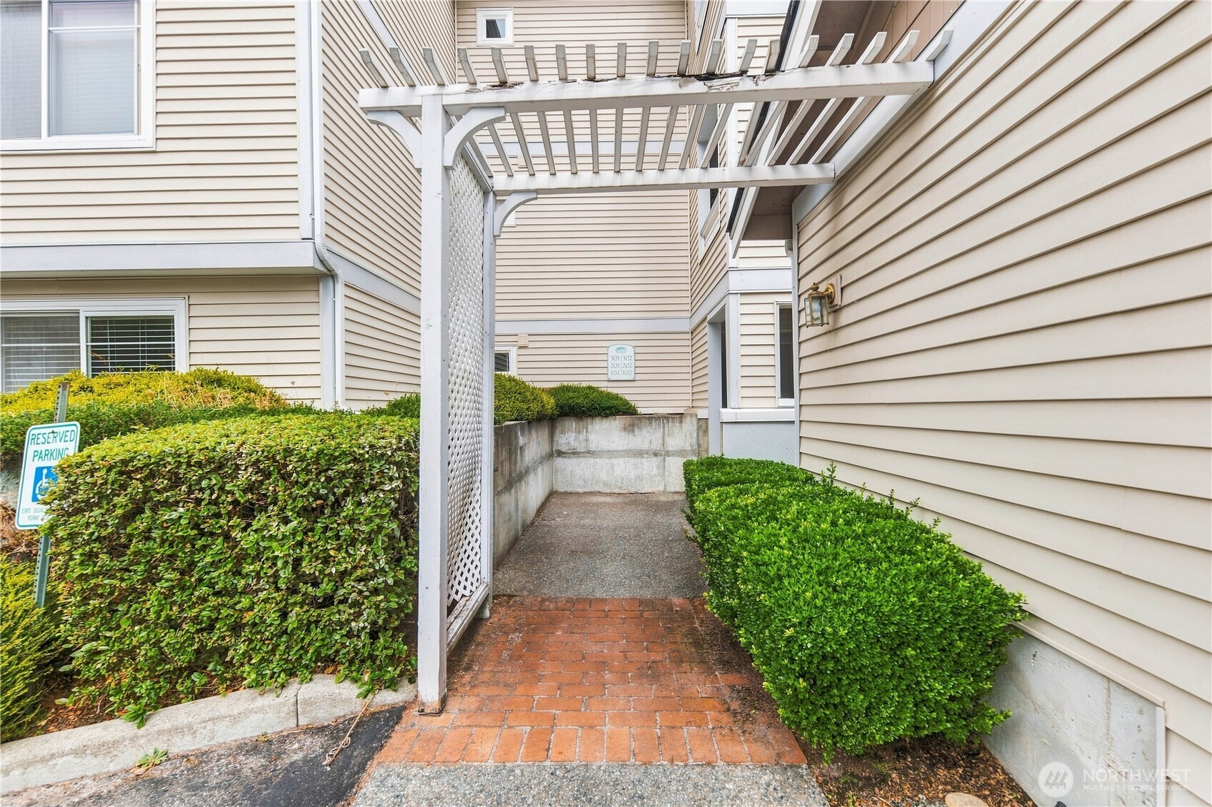 23908 Bothell Everett Highway B-302 Property Photo 7