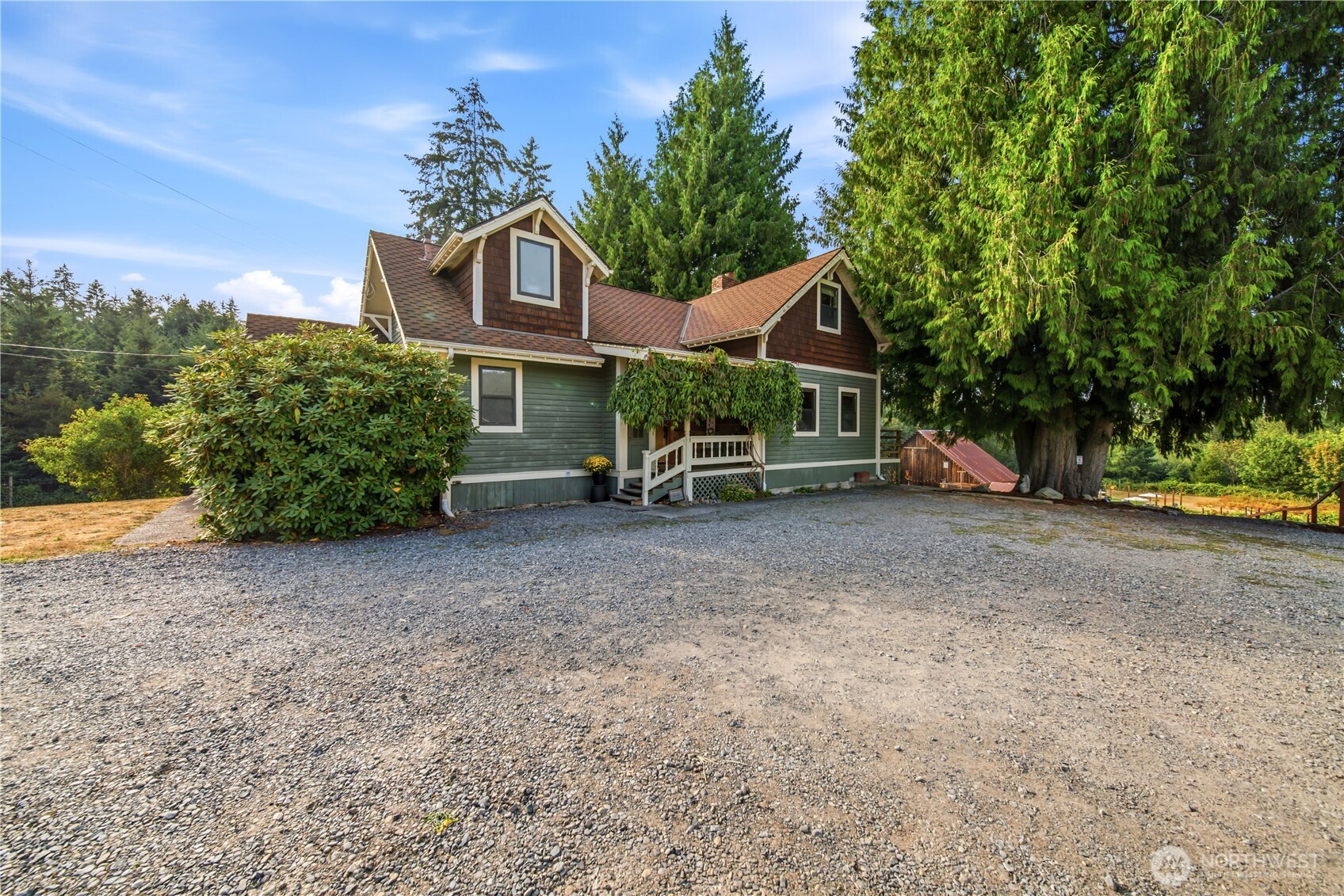 1425 210th Avenue Property Photo 4