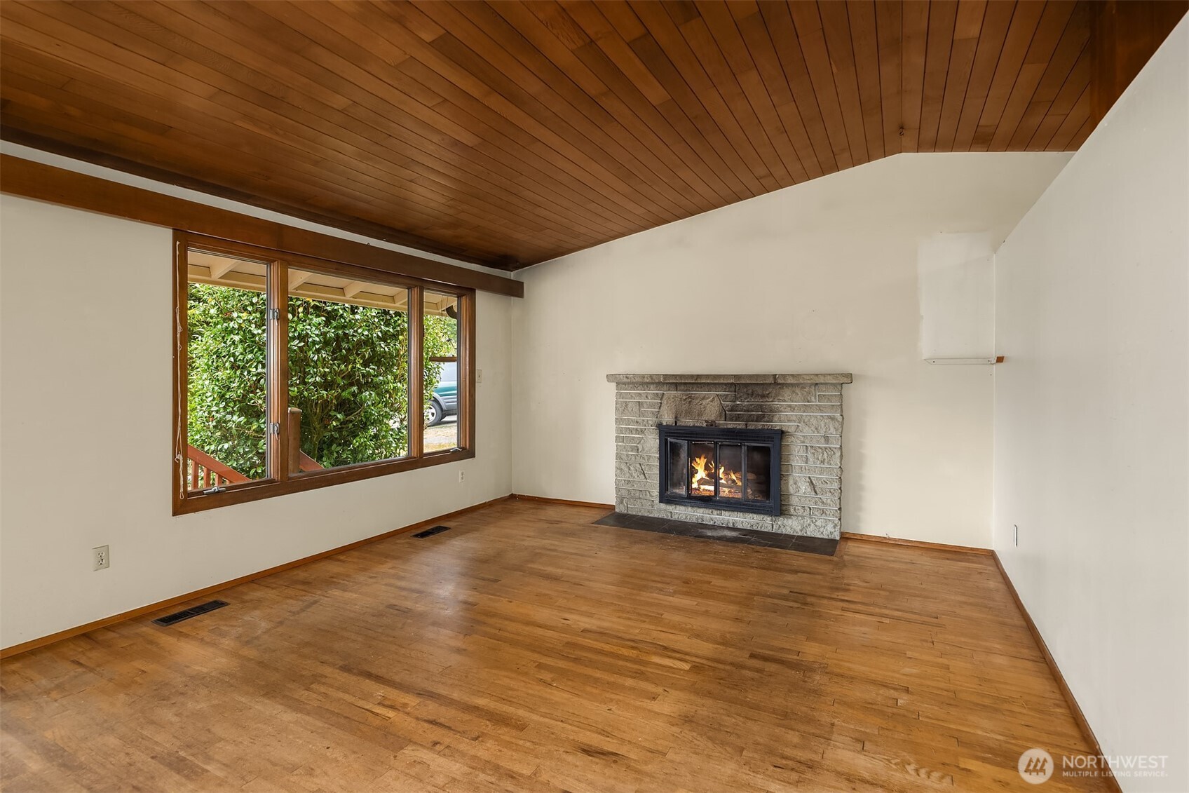 18061 28th Avenue Property Photo 4