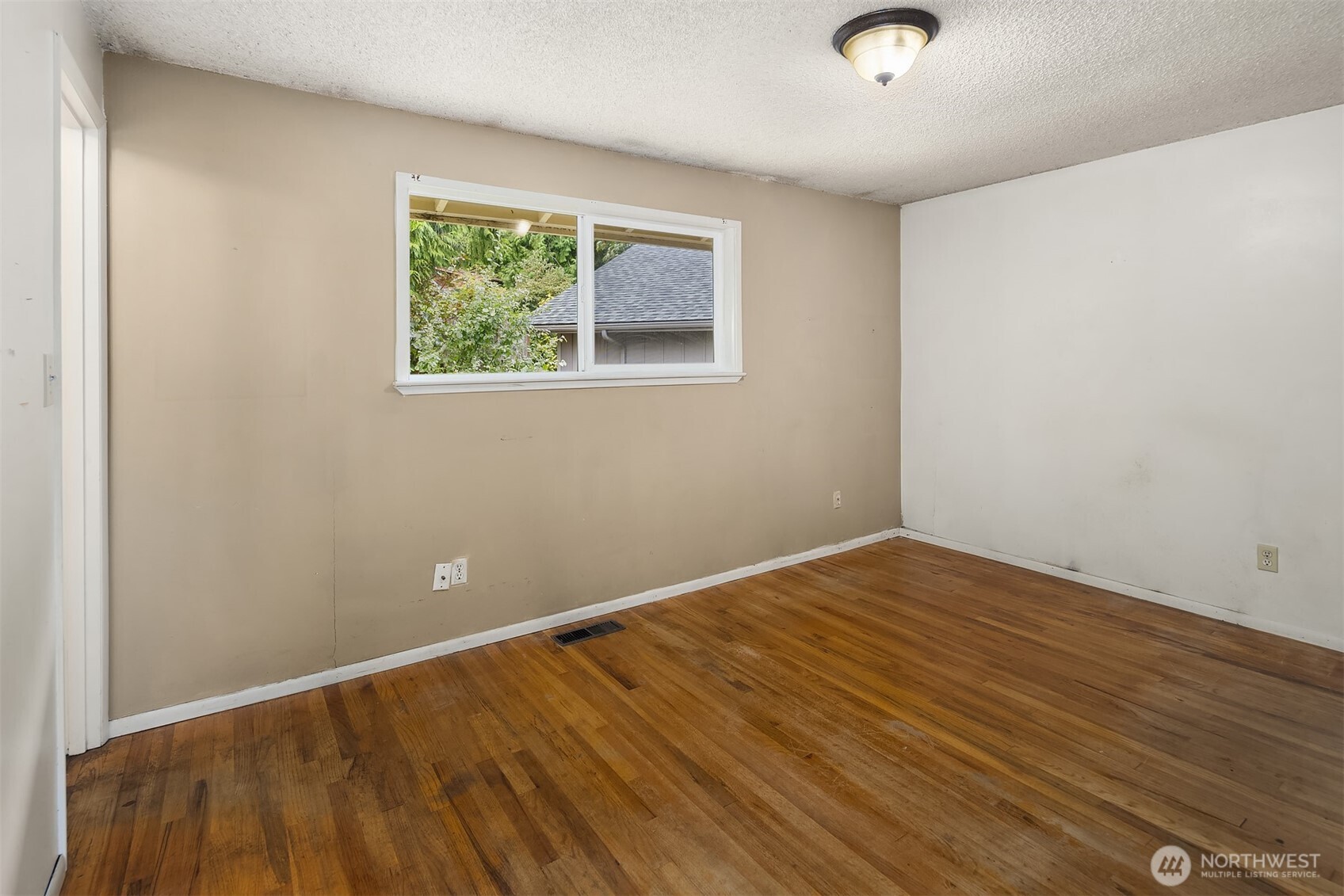 18061 28th Avenue Property Photo 7